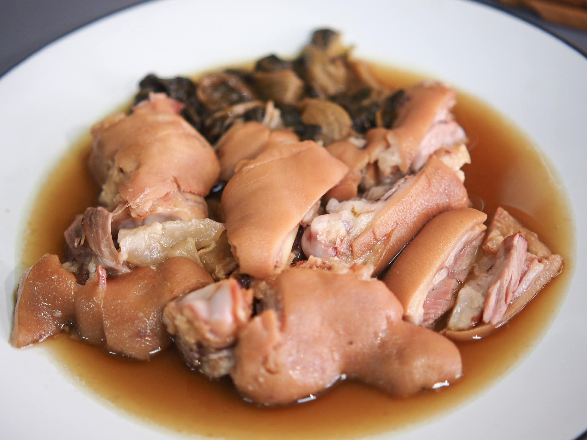 ส้มตำอุทุมพรกสิกรบางลำพู, คาริม โรตีมะตะบะ​, ขนมจีนน้ำยา บางลำภู, เจ้กบบางลำภู ต้มยำกุ้งรอบกลางคืน, Patonggo Cafe, จิระเย็นตาโฟ, ข้าวแกงบางลำพู 2517, ขนมเบื้องแม่ประภา, อาอีซะฮ์ รสดี, พัวกี่, ก๋วยเตี๋ยวลูกชิ้นปลานายง้ำ, โรงนํ้าชา มิตรามิตร, ข้าวแช่แม่ศิริ บางลำพู, พิกุลถั่วแปบแป้งสด, ห้องอาหารกร บางลำพู, เตี๋ยวตุ๋นบ้านสวน สาขาบางลำพู