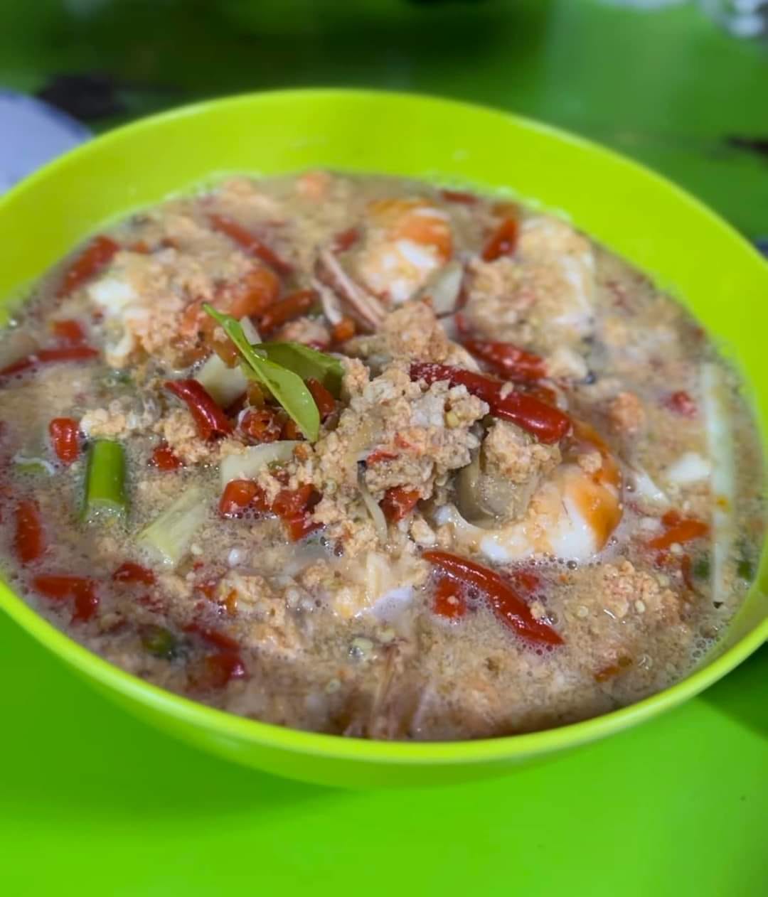 ส้มตำอุทุมพรกสิกรบางลำพู, คาริม โรตีมะตะบะ​, ขนมจีนน้ำยา บางลำภู, เจ้กบบางลำภู ต้มยำกุ้งรอบกลางคืน, Patonggo Cafe, จิระเย็นตาโฟ, ข้าวแกงบางลำพู 2517, ขนมเบื้องแม่ประภา, อาอีซะฮ์ รสดี, พัวกี่, ก๋วยเตี๋ยวลูกชิ้นปลานายง้ำ, โรงนํ้าชา มิตรามิตร, ข้าวแช่แม่ศิริ บางลำพู, พิกุลถั่วแปบแป้งสด, ห้องอาหารกร บางลำพู, เตี๋ยวตุ๋นบ้านสวน สาขาบางลำพู