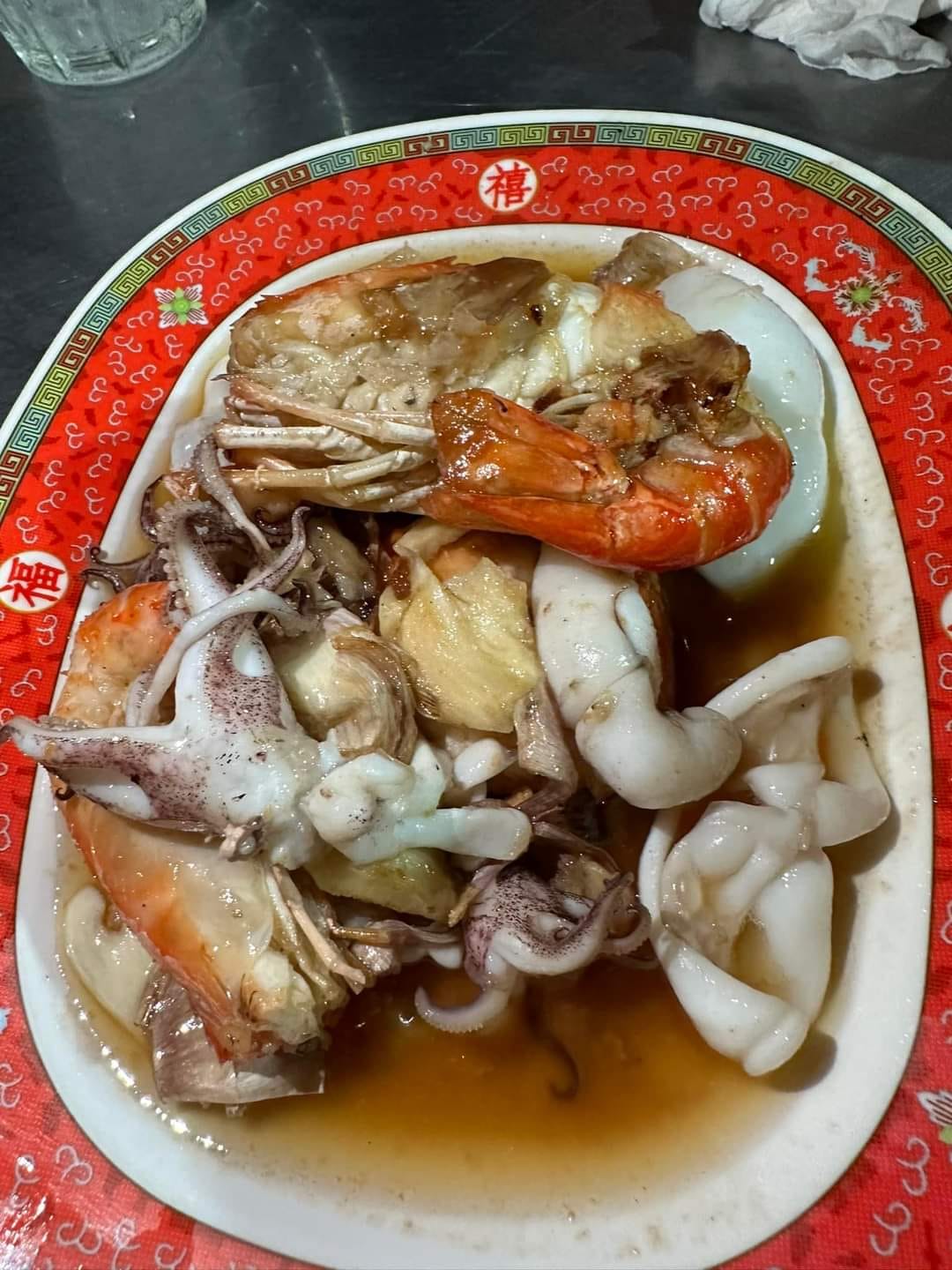 ส้มตำอุทุมพรกสิกรบางลำพู, คาริม โรตีมะตะบะ​, ขนมจีนน้ำยา บางลำภู, เจ้กบบางลำภู ต้มยำกุ้งรอบกลางคืน, Patonggo Cafe, จิระเย็นตาโฟ, ข้าวแกงบางลำพู 2517, ขนมเบื้องแม่ประภา, อาอีซะฮ์ รสดี, พัวกี่, ก๋วยเตี๋ยวลูกชิ้นปลานายง้ำ, โรงนํ้าชา มิตรามิตร, ข้าวแช่แม่ศิริ บางลำพู, พิกุลถั่วแปบแป้งสด, ห้องอาหารกร บางลำพู, เตี๋ยวตุ๋นบ้านสวน สาขาบางลำพู