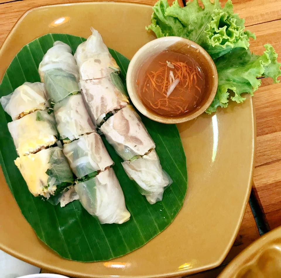 ร้านอ้นส้มตำปูม้า, ไผ่ขวาง, Zaab Station, เอมโอช by The Story, ครัวกางนา, คุ้มขวัญเจ้าเอย, ร้านบ้านเด, กุ่ยหมง, สวนอาหารเบญจรงค์ สุพรรณบุรี, ขัวะ, ลายน้ำ, มุมสบายครัวริมคลอง, ข้าวต้มโกเฑียร, นพรัตน์ ภัตตาคาร, กุ้งเป็น (เจ๊เน้ย), ขนาบน้ำสุพรรณบุรี and mellow, เรือนแพ (ครัวสุพรรณ) &amp; รีสอร์ท, ริมคลองเฮ้าส์, สุรชัยปลาเผา บึงไผ่แขก, Taiheiyo sushi suphanburi