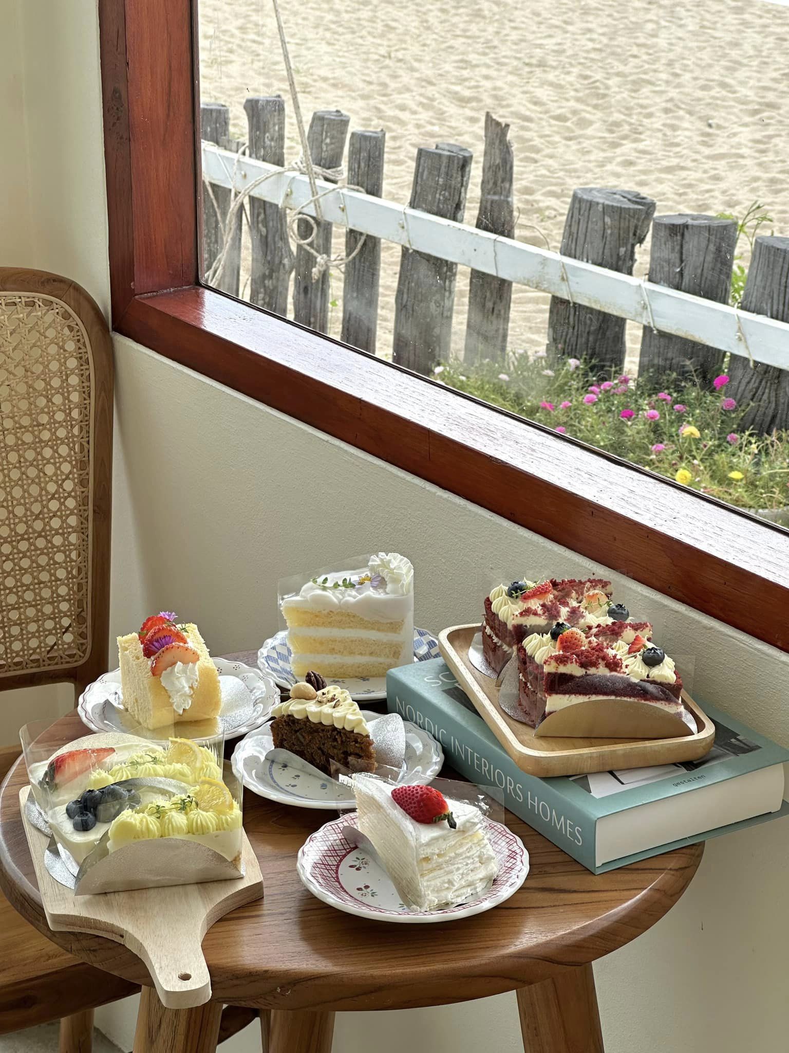 Ka-Num Home Cafe, mira cafe, สุขพอ-Sukpor, ลิ้มรส Limrot, RE - REST CAFE, BAMP : Beach &amp; Cafe, สุดา คาเฟ่ Suda Cafe", RAY CAFE, Top Seacret Beach Cafe, 25 Monday cafe', Tree House Cafe', Memory House Cafe HuaHin, B’day Cafe, 3pm cafe’, One &amp; Only Café, Bay Camp Cafe