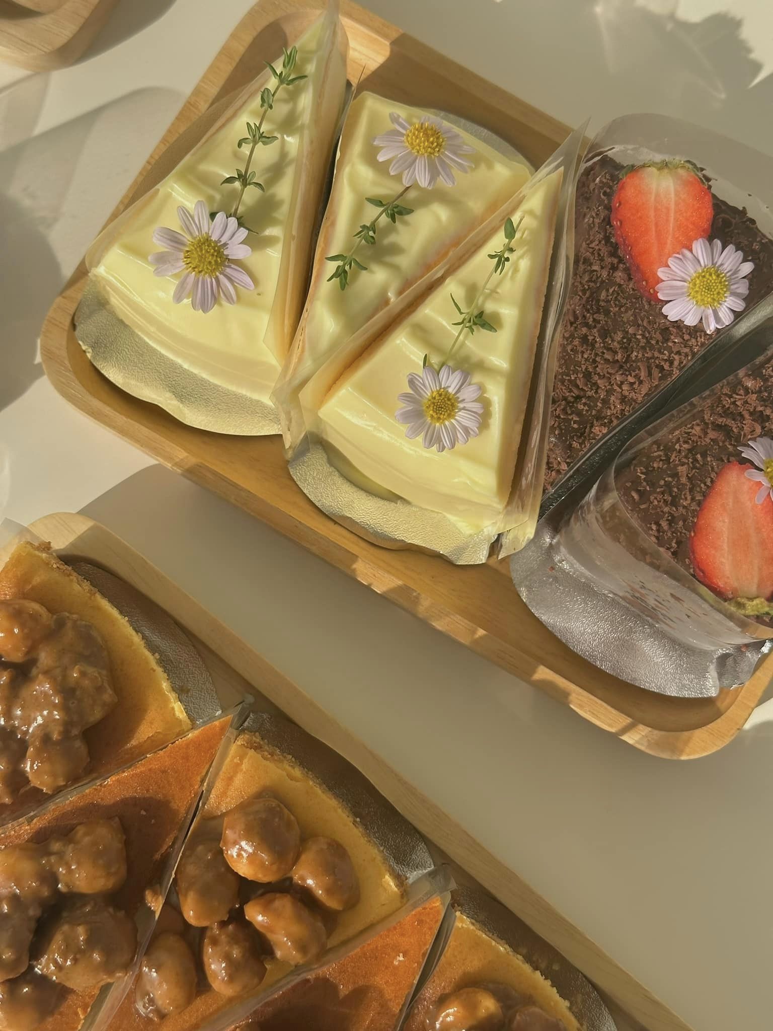 Ka-Num Home Cafe, mira cafe, สุขพอ-Sukpor, ลิ้มรส Limrot, RE - REST CAFE, BAMP : Beach &amp; Cafe, สุดา คาเฟ่ Suda Cafe", RAY CAFE, Top Seacret Beach Cafe, 25 Monday cafe', Tree House Cafe', Memory House Cafe HuaHin, B’day Cafe, 3pm cafe’, One &amp; Only Café, Bay Camp Cafe