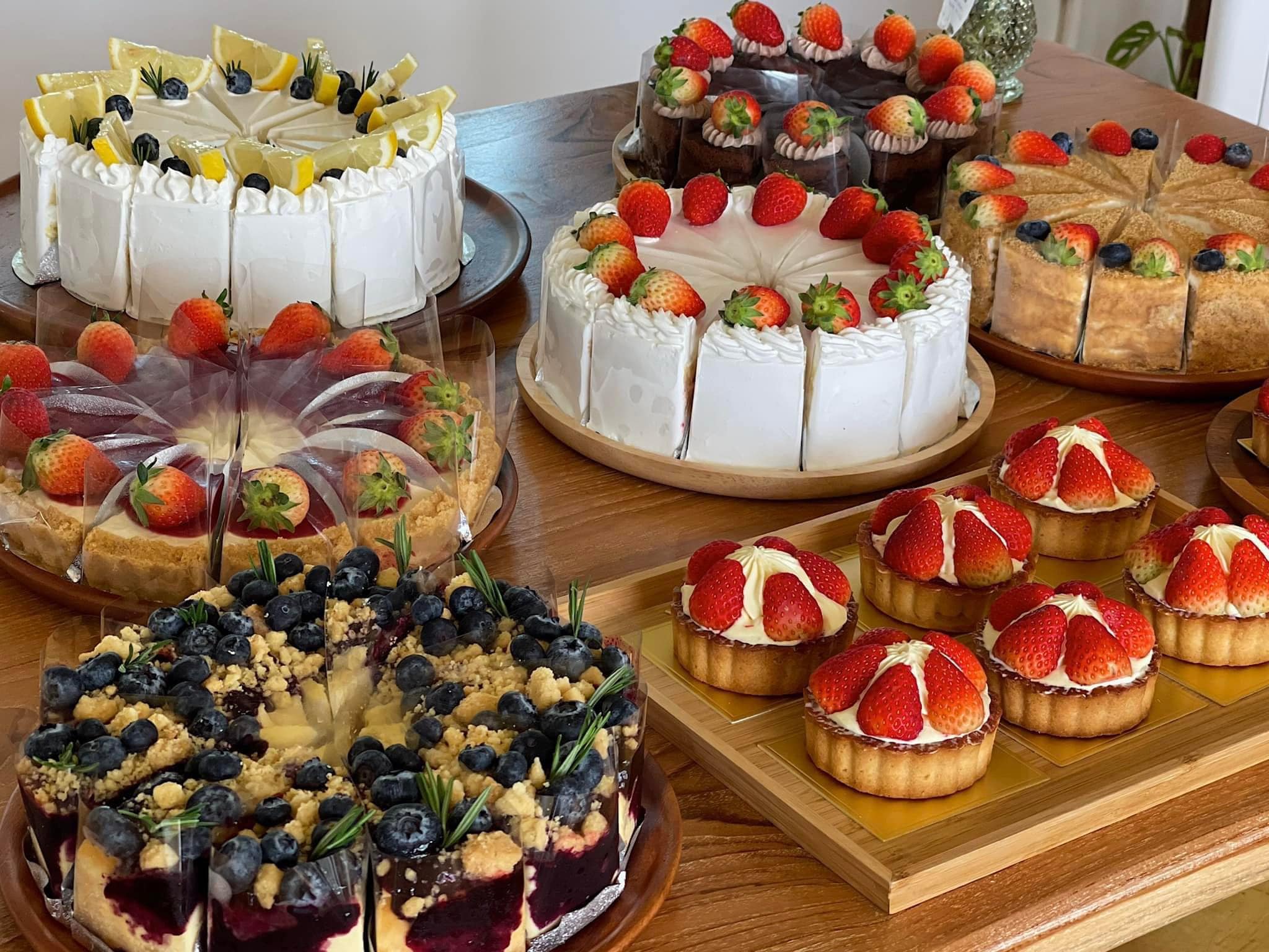 Ka-Num Home Cafe, mira cafe, สุขพอ-Sukpor, ลิ้มรส Limrot, RE - REST CAFE, BAMP : Beach &amp; Cafe, สุดา คาเฟ่ Suda Cafe", RAY CAFE, Top Seacret Beach Cafe, 25 Monday cafe', Tree House Cafe', Memory House Cafe HuaHin, B’day Cafe, 3pm cafe’, One &amp; Only Café, Bay Camp Cafe