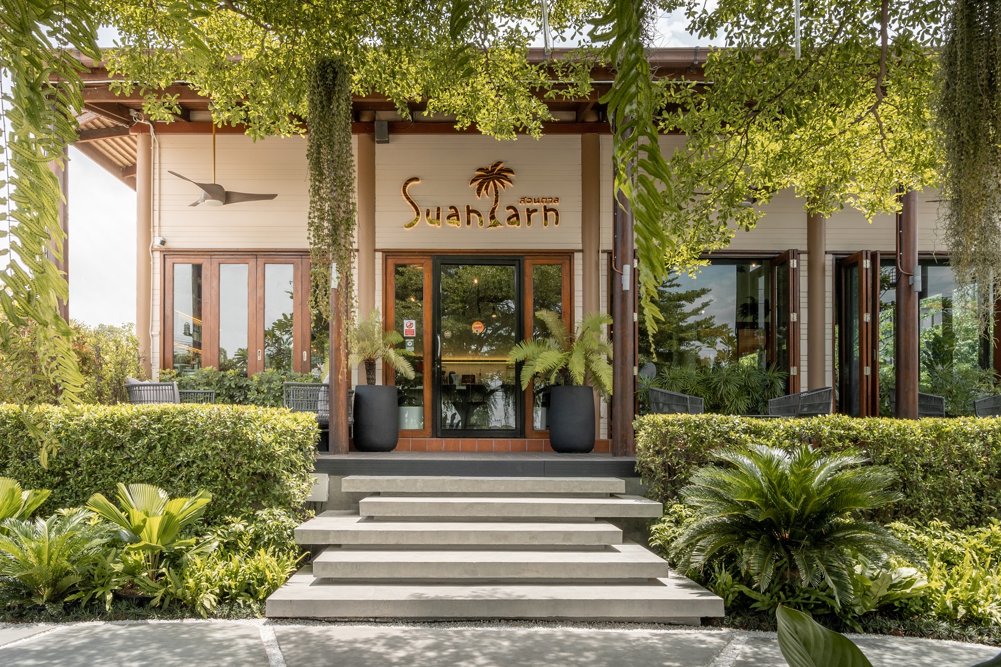 บ้านสวย ในสวน, Siam Brasserie , The Treehouse Nongchok, Natura Cafe, BaanNaiSuan Cafe&amp;Yoga, Patom, Portobello &amp; Désiré, ครัวบ้านสวนสุวรรณ, ร้านอาหารฐิตารีย์ สวนรถไฟ จตุจักร, บ้านสวน อบอวลรัก