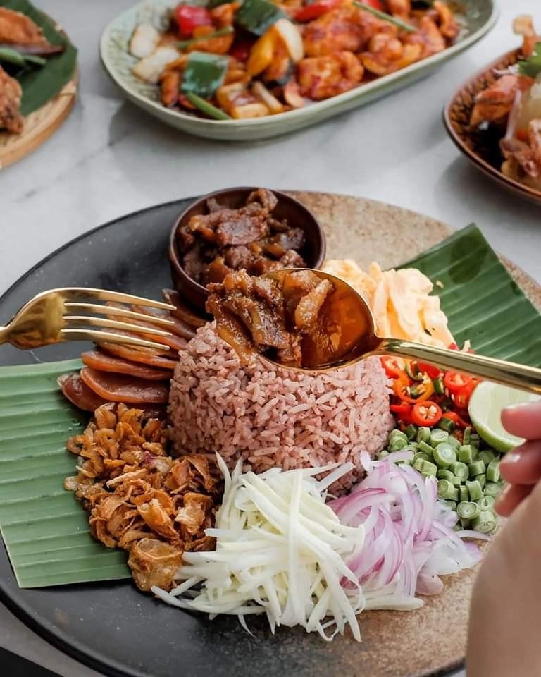 บ้านสวย ในสวน, Siam Brasserie , The Treehouse Nongchok, Natura Cafe, BaanNaiSuan Cafe&amp;Yoga, Patom, Portobello &amp; Désiré, ครัวบ้านสวนสุวรรณ, ร้านอาหารฐิตารีย์ สวนรถไฟ จตุจักร, บ้านสวน อบอวลรัก