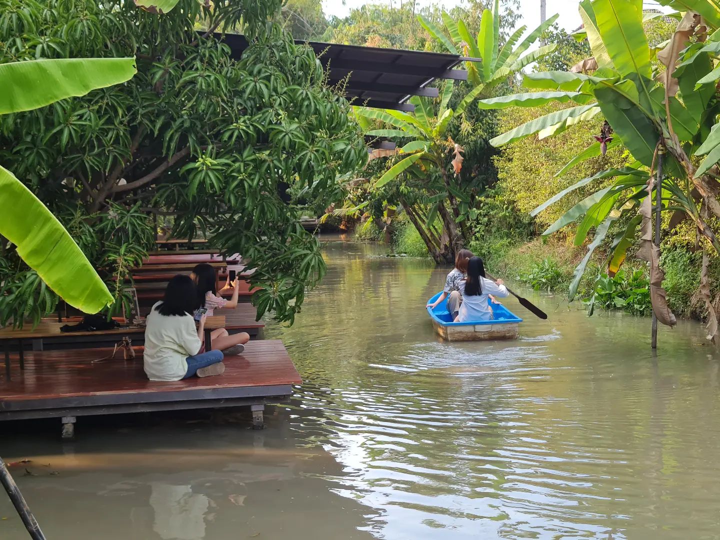 บ้านสวย ในสวน, Siam Brasserie , The Treehouse Nongchok, Natura Cafe, BaanNaiSuan Cafe&amp;Yoga, Patom, Portobello &amp; Désiré, ครัวบ้านสวนสุวรรณ, ร้านอาหารฐิตารีย์ สวนรถไฟ จตุจักร, บ้านสวน อบอวลรัก