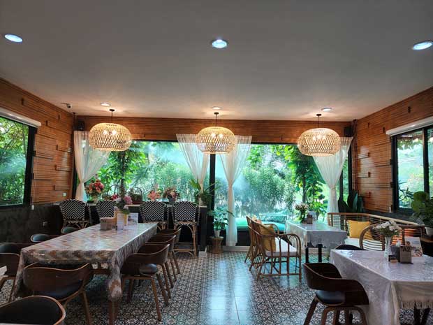 The Sine Cafe’, Whispering cafe, รักษ์น้ำคาเฟ่, Orenchi Cafe, KAWA Coffee and Co., Orenchi Specialty Coffee, Attitude Coffee, Memory House Cafe, In Garden Hut Cafe, ChataThammachart, She's The Legend Cafe, RIVA floating cafe, Good Mood House, นึก คาเฟ่ - วัดไร่ขิง, Ton Khao Terrace, CHADA Tea Boutique, Kark Crof.f