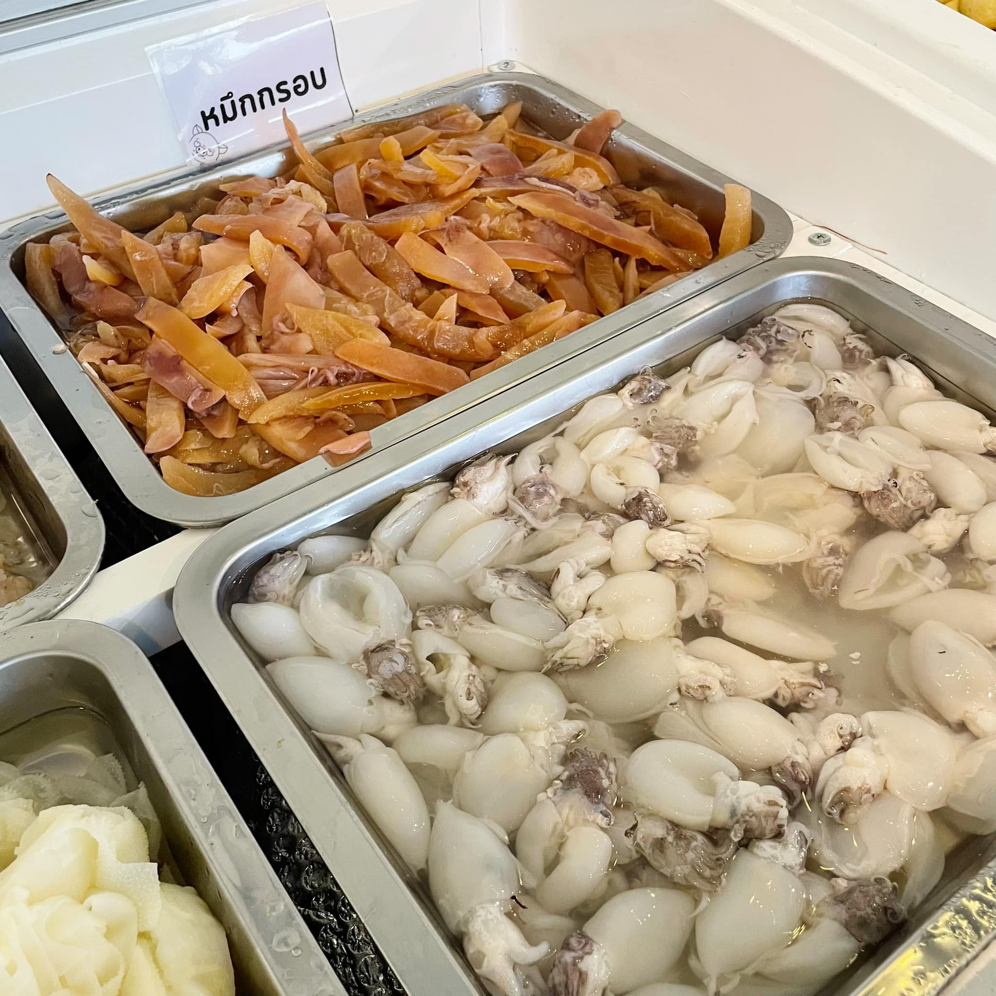 คุณภัฐหมูกะทะ, รักเขาหลงเขา หมูกระทะ, จ่า หมูกระทะ สาขา ซอยอุดมเดช, สานฝัน หมูกระทะ, อร่อยเต็ม 10 หมูกระทะ ชาบู, บังโก๊ะหมูกระทะชั่งโล, แก้มตุ่ย8 หมูกระทะ, หจก.หมูกระทะ, AK หมูกระทะชั่งกิโล สุขสวัสดิ์26