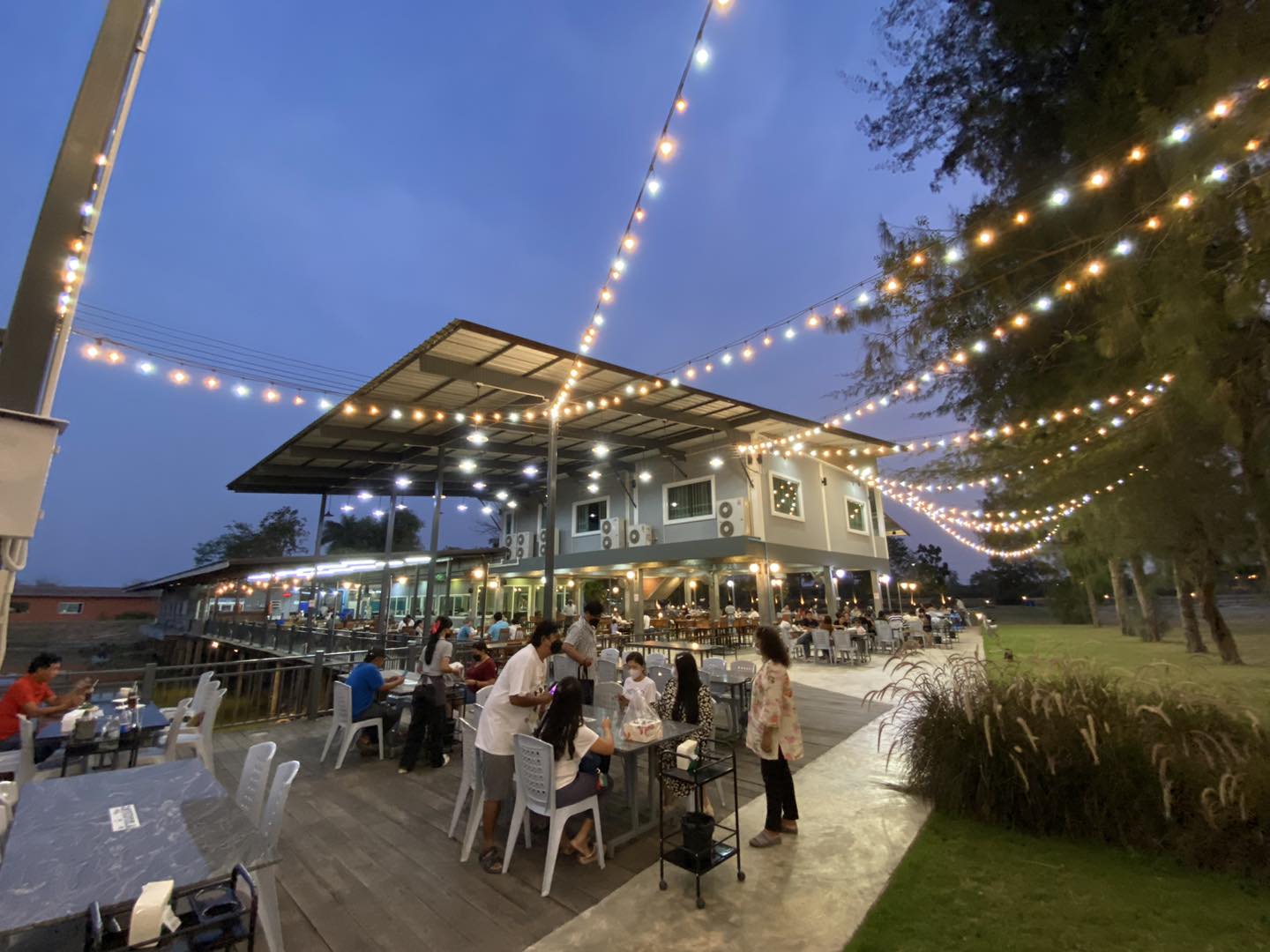 กอบัว, บ้านอาหารไทย, บ้านบัว, บ้านรั้วไม้ Cuisine &amp; Cafe, ครัวหอมมันปู, ร้านไหน อุทยานหินเขางู ราชบุรี, สวนอาหาร รางตาล, Pakmud แซ่บหมูทะ, สาขาโพธาราม, ถึงพริกถึงขิง, มะม่วงคู่, เนื้อต้มบ้านสิงห์ เจ๊ติ๋ม, โกรกแดง, ชุมทางของอร่อย, Mainichi365, Octospider restaurant, Lim cafe Photaram, ครัวตะนาวศรี สวนผึ้ง ราชบุรี, อาตี๋โกปี๊, โอปอชิฟฟ่อนเค้ก, ก๋วยเตี๋ยวปลาแม่กลอง, ติ๋มเค้กมะพร้าวอ่อน, ก๋วยเตี๋ยวโบราณป้าฮวย, โอ่งข้าวโอ่งน้ำ, ครัวม่อนไข่ สวนผึ้ง ราชบุรี, ShabuDo