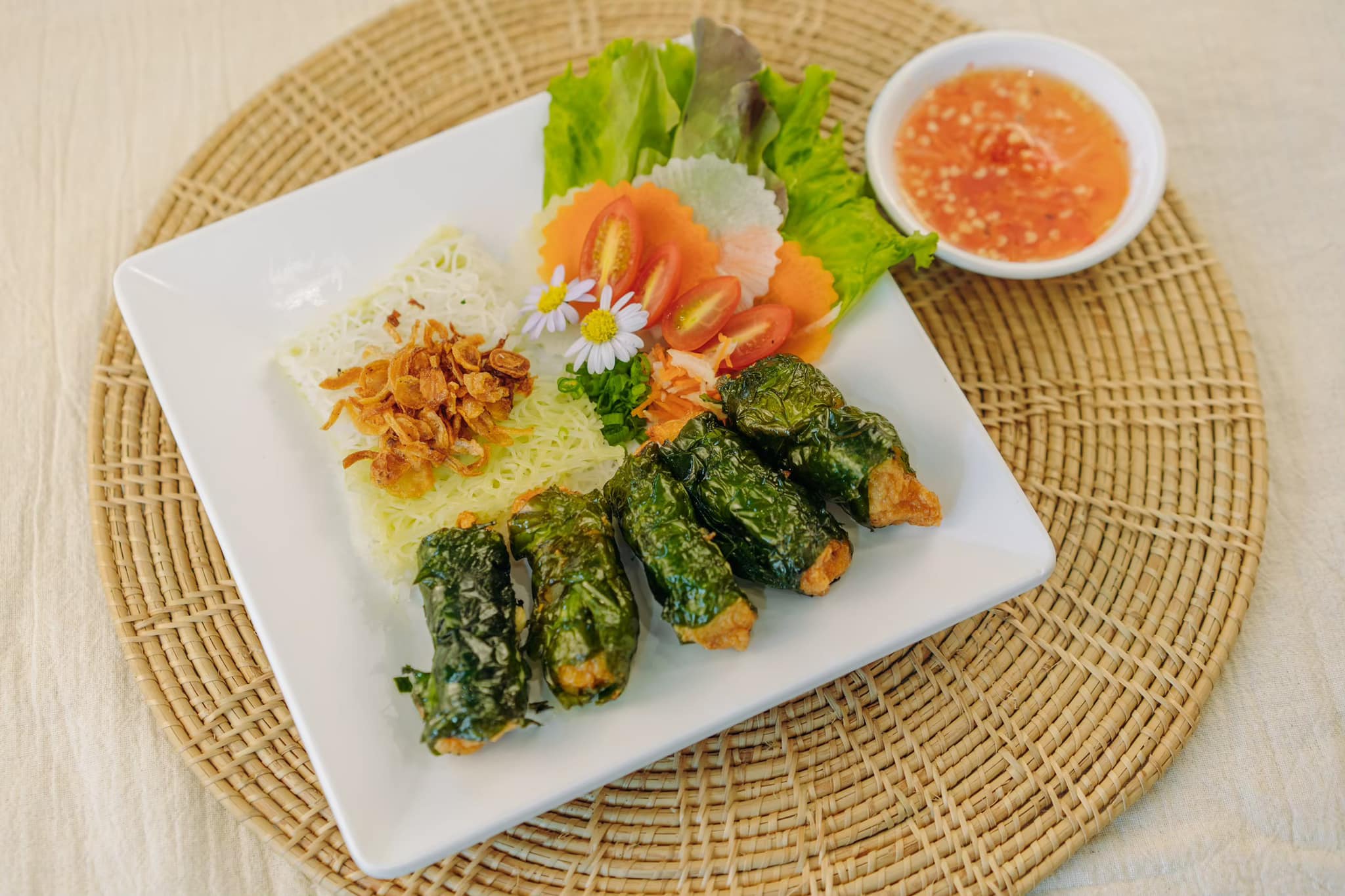 อิ่มเอิบแหนมเนือง, แอมเฮือง อาหารเวียตนาม, M.J. แหนมเนือง หนองคาย พลับพลาชัย, Arunee Cuisine, เชิญตะวัน, คำม่วน แหนมเนือง, สาขาหทัยราษฏร์, บ้านเวียดนาม คลอง4, Winner House, Pho Van, พี่หยองแหนมเนือง, วิลลี่แหนมเนือง Delivery, So Saigon เมืองทองธานี, กรีน แหนมเนือง, Saigon Recipe, Eat Viet, ครัวเมืองเว้ ลาว-ญวน, แหนมเนืองลับแล, แหนมเนืองคุณอ้อ, ลองดู, SAIGON VIETNAMESE RESTAURANT, โรงแรม ASIA HOTEL, VT แหนมเนือง, สาขาพระราม9, MJ แหนมเนืองอาหารเวียดนาม-อีสาน ทวีวัฒนา, ยัมมี่ แหนมเนือง เซ็นจูรี่ อ่อนนุช, Thuyền, แหนมเนืองนายช่าง Delivery