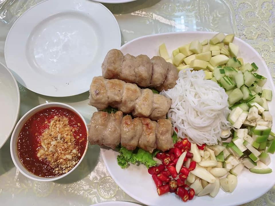 อิ่มเอิบแหนมเนือง, แอมเฮือง อาหารเวียตนาม, M.J. แหนมเนือง หนองคาย พลับพลาชัย, Arunee Cuisine, เชิญตะวัน, คำม่วน แหนมเนือง, สาขาหทัยราษฏร์, บ้านเวียดนาม คลอง4, Winner House, Pho Van, พี่หยองแหนมเนือง, วิลลี่แหนมเนือง Delivery, So Saigon เมืองทองธานี, กรีน แหนมเนือง, Saigon Recipe, Eat Viet, ครัวเมืองเว้ ลาว-ญวน, แหนมเนืองลับแล, แหนมเนืองคุณอ้อ, ลองดู, SAIGON VIETNAMESE RESTAURANT, โรงแรม ASIA HOTEL, VT แหนมเนือง, สาขาพระราม9, MJ แหนมเนืองอาหารเวียดนาม-อีสาน ทวีวัฒนา, ยัมมี่ แหนมเนือง เซ็นจูรี่ อ่อนนุช, Thuyền, แหนมเนืองนายช่าง Delivery