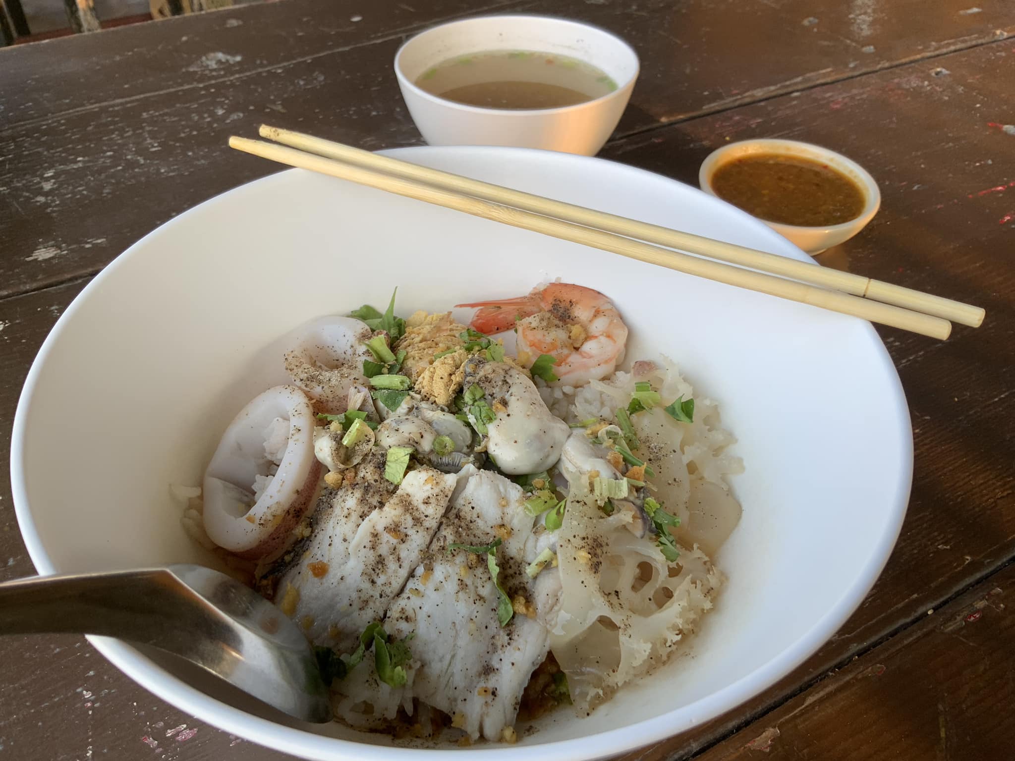 ข้าวต้มปลา 164, สาขาพัทยา, ข้าวต้มกุ๊ย ปาหนัน สูตรต้นตำรับ สาขาพัทยา , ข้าวต้มปลาเจ้าเก่า ลานโพธิ์เดิม, เจ๊นงค์ ข้าวต้มบาทเดียว พัทยา, ข้าวต้มป้าเล็กโต้รุ่ง, ราชาข้าวต้มผักบุ้งลอยฟ้า พัทยากลาง, ป.อยู่เย็นรสเด่น พัทยา, ข้าวต้มปลาปัญญาชน, สาขาพัทยากลางสาย 3, ราชาข้าวต้มผักบุ้งลอยฟ้า, สาขาพัทยาสาย 3, ข้าวต้มหนุ่ม พัทยา, ตี๋เล็ก ข้าวต้มปลา, ข้าวต้มปลาแป๊ะจั๊ว, ร้านข้าวต้มประจันบาน, ข้าวต้มโชคอนันต์