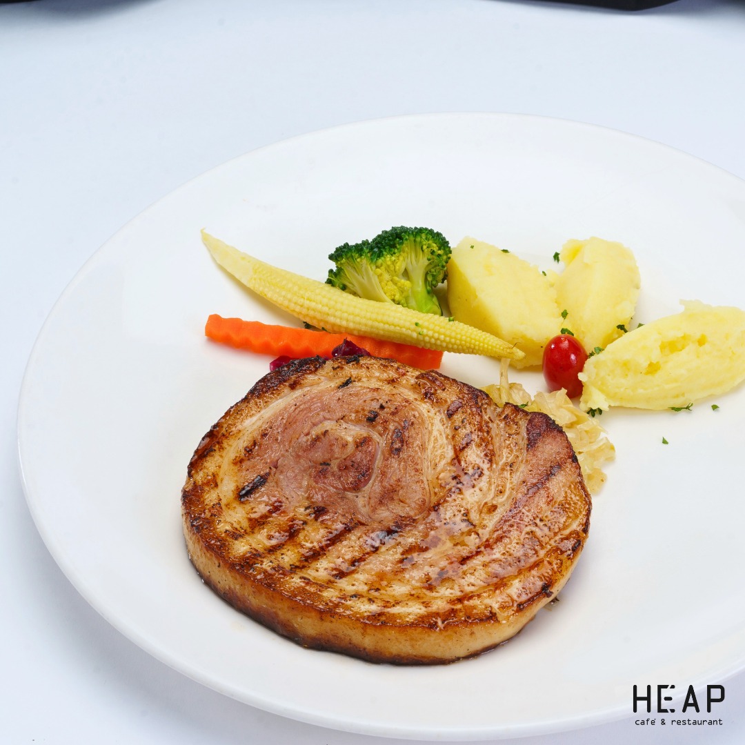 Pachi Bangkok, AINU Bar, Beer Belly Bkk, Cardroom BKK, She Bar, Rabbit Hole, Ekamai Beer House, SOHO BKK, Thonglor Yokocho トンロー横丁, Nowhere (โนแวร์), Another Round, HEAP Cafe' &amp; Restaurant