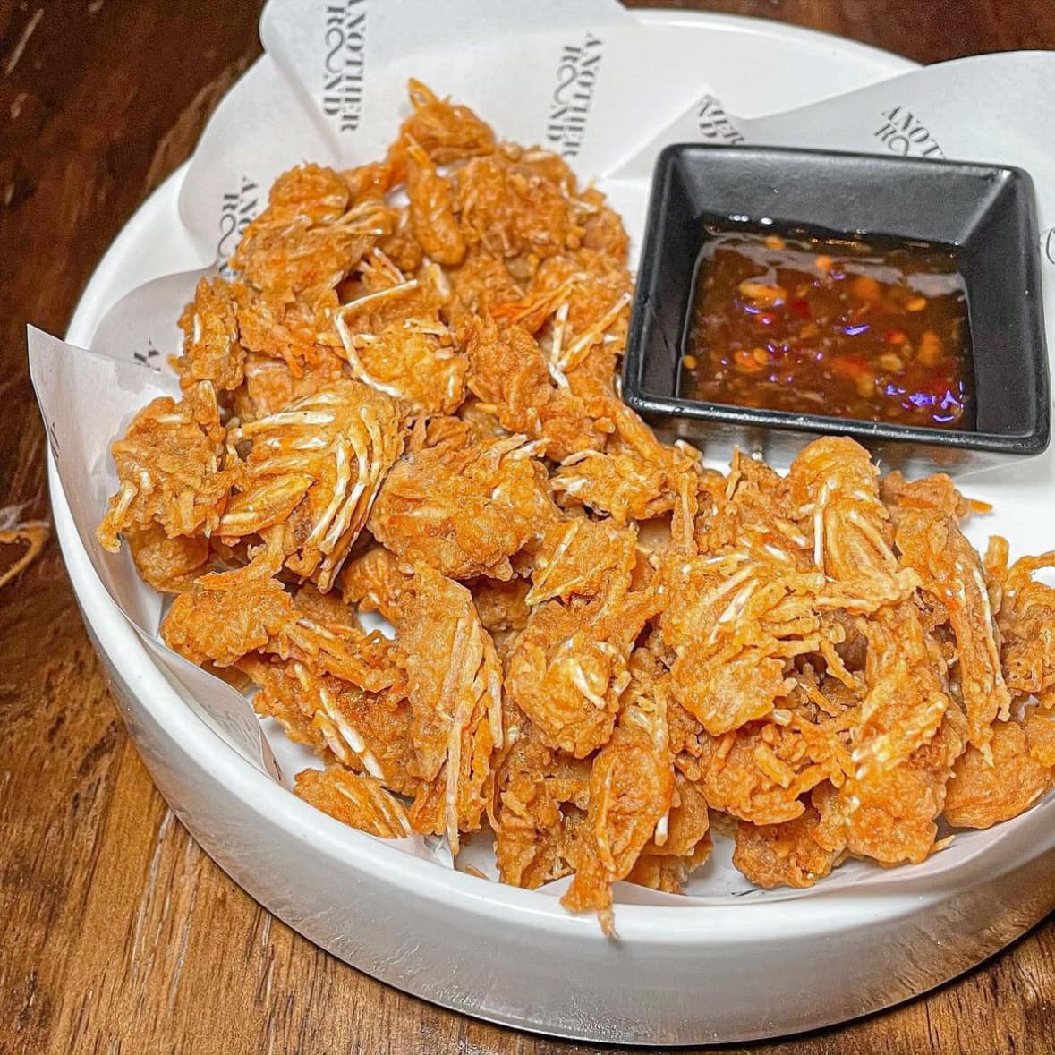 Pachi Bangkok, AINU Bar, Beer Belly Bkk, Cardroom BKK, She Bar, Rabbit Hole, Ekamai Beer House, SOHO BKK, Thonglor Yokocho トンロー横丁, Nowhere (โนแวร์), Another Round, HEAP Cafe' &amp; Restaurant