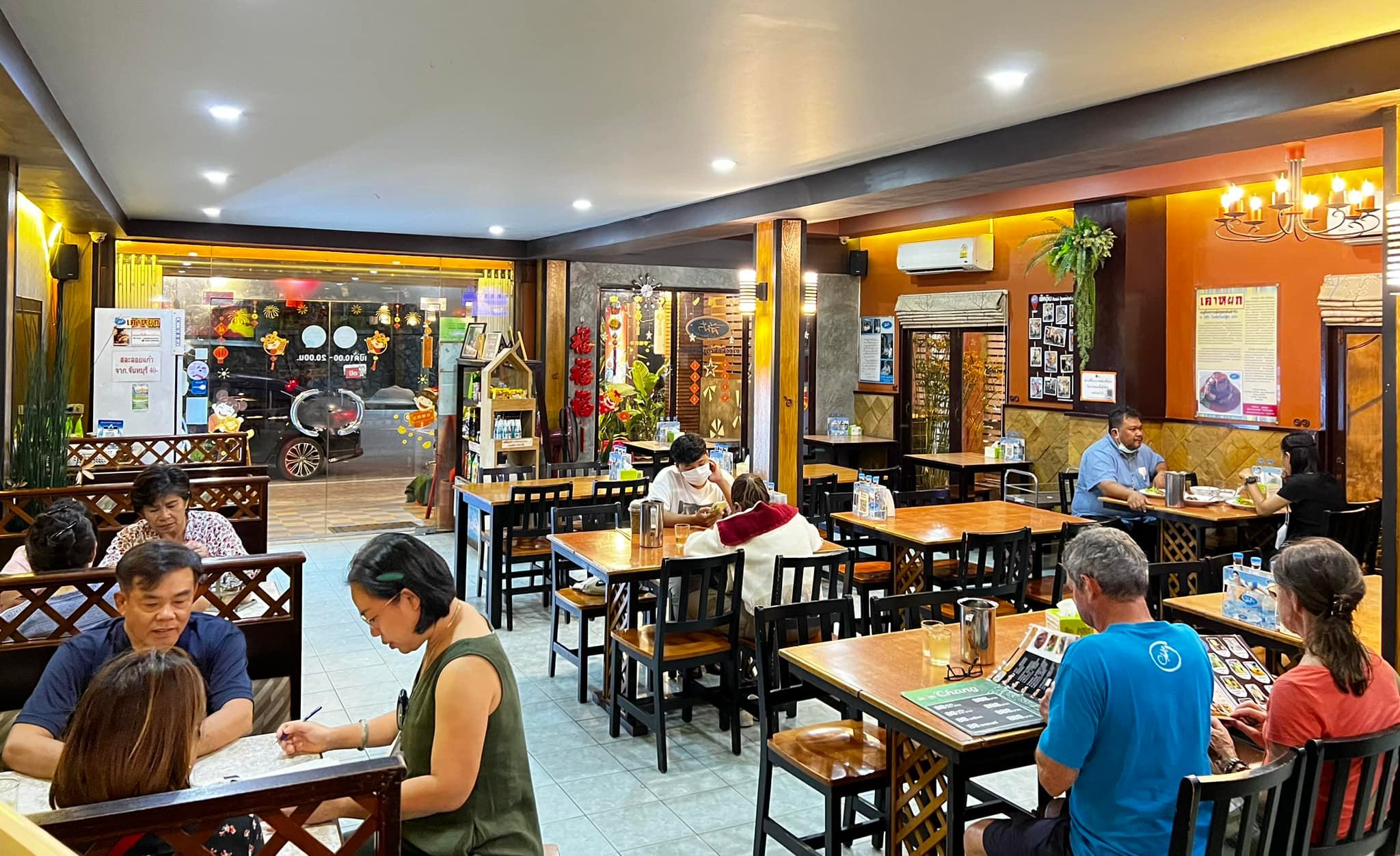 ท่าใคล ซีฟู๊ด, จ๊ะไหนซีฟู้ด, แลวิว, หาดยาวซีฟู๊ด, บ้านไร่ในฝัน, ปากเมงซีฟู้ด, ต้นปอ เฮ้าส์, พงษ์โอชา 2, บ้านสวน ณ ณิน, สีฟ้า ไลฟ์สไตล์ฟู้ด, โกช้อย