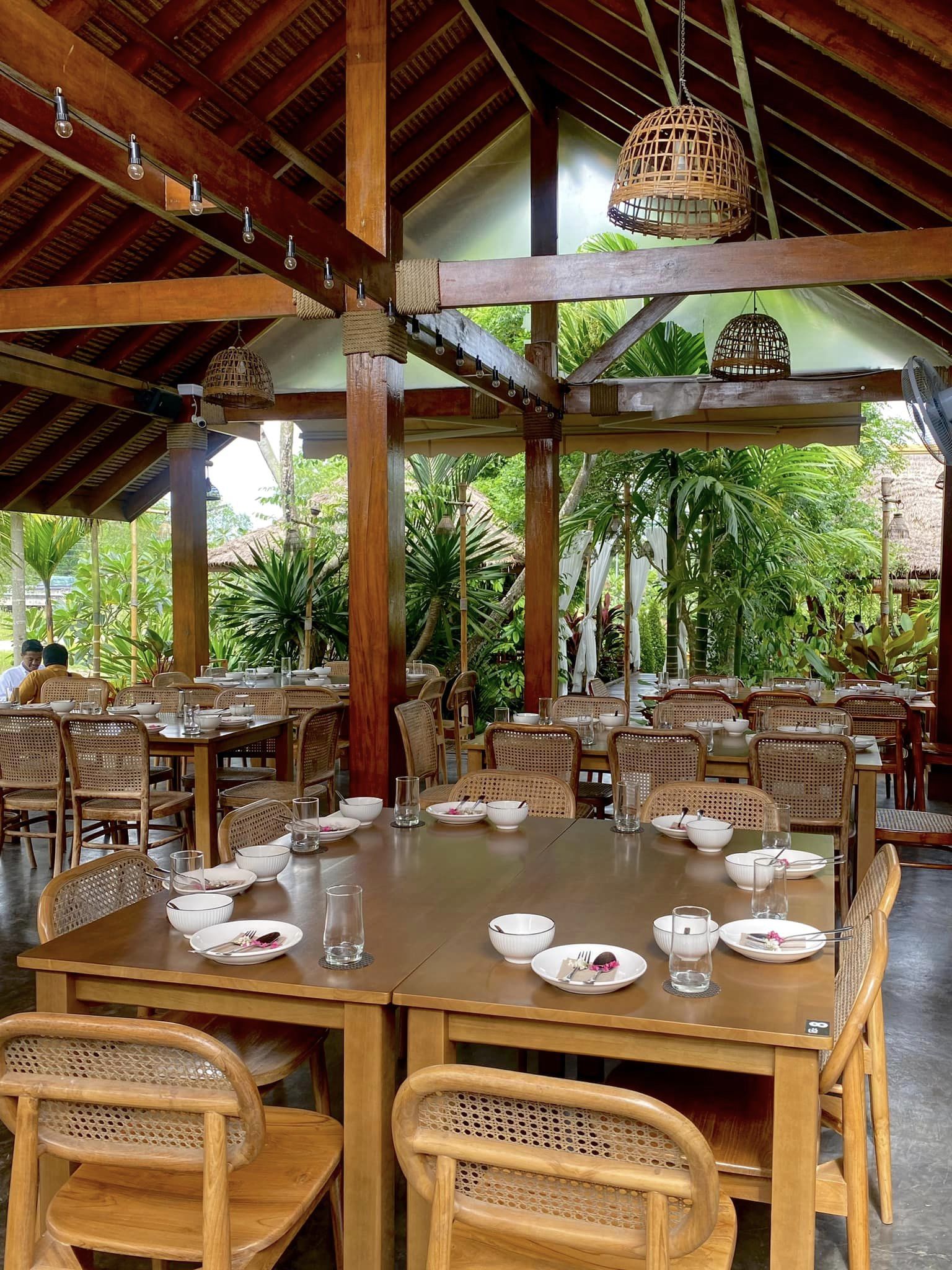 ท่าใคล ซีฟู๊ด, จ๊ะไหนซีฟู้ด, แลวิว, หาดยาวซีฟู๊ด, บ้านไร่ในฝัน, ปากเมงซีฟู้ด, ต้นปอ เฮ้าส์, พงษ์โอชา 2, บ้านสวน ณ ณิน, สีฟ้า ไลฟ์สไตล์ฟู้ด, โกช้อย