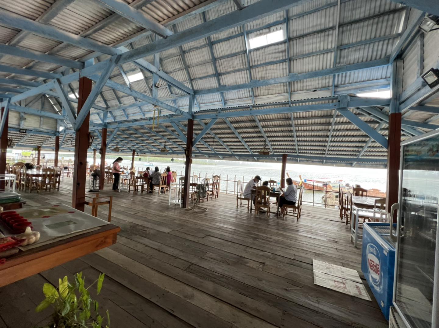 ท่าใคล ซีฟู๊ด, จ๊ะไหนซีฟู้ด, แลวิว, หาดยาวซีฟู๊ด, บ้านไร่ในฝัน, ปากเมงซีฟู้ด, ต้นปอ เฮ้าส์, พงษ์โอชา 2, บ้านสวน ณ ณิน, สีฟ้า ไลฟ์สไตล์ฟู้ด, โกช้อย