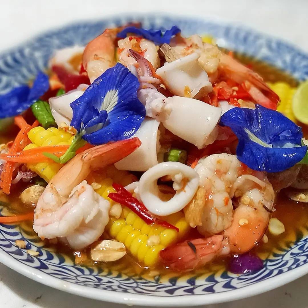 บ้านสวนลุงไข่, พี่เชษฐ์, Sawasdee-CuP Samui, ร้านอาหารข้าวหอม เกาะสมุย, ครัวชาวบ้าน, ท่าเรือสมุยซีฟู้ด, เสบียงเล, Mira Serene, โกเซ้ง เกาะสมุย, ครัวเสวยสมุย, The Roof Samui, มิสสมุย, Jam restaurant