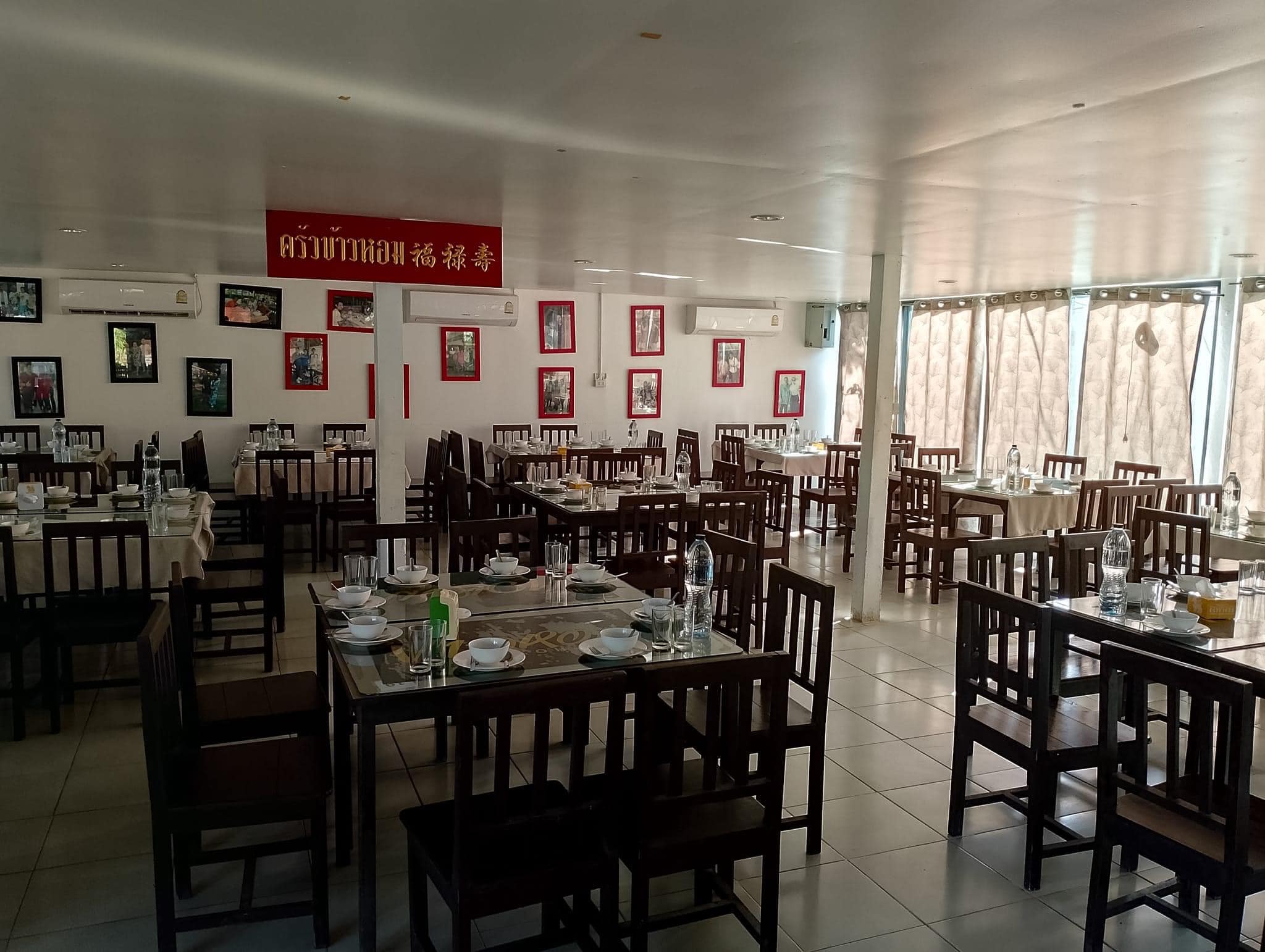 บ้านสวนลุงไข่, พี่เชษฐ์, Sawasdee-CuP Samui, ร้านอาหารข้าวหอม เกาะสมุย, ครัวชาวบ้าน, ท่าเรือสมุยซีฟู้ด, เสบียงเล, Mira Serene, โกเซ้ง เกาะสมุย, ครัวเสวยสมุย, The Roof Samui, มิสสมุย, Jam restaurant