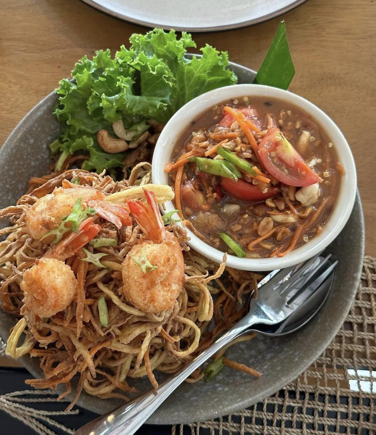 บ้านสวนลุงไข่, พี่เชษฐ์, Sawasdee-CuP Samui, ร้านอาหารข้าวหอม เกาะสมุย, ครัวชาวบ้าน, ท่าเรือสมุยซีฟู้ด, เสบียงเล, Mira Serene, โกเซ้ง เกาะสมุย, ครัวเสวยสมุย, The Roof Samui, มิสสมุย, Jam restaurant