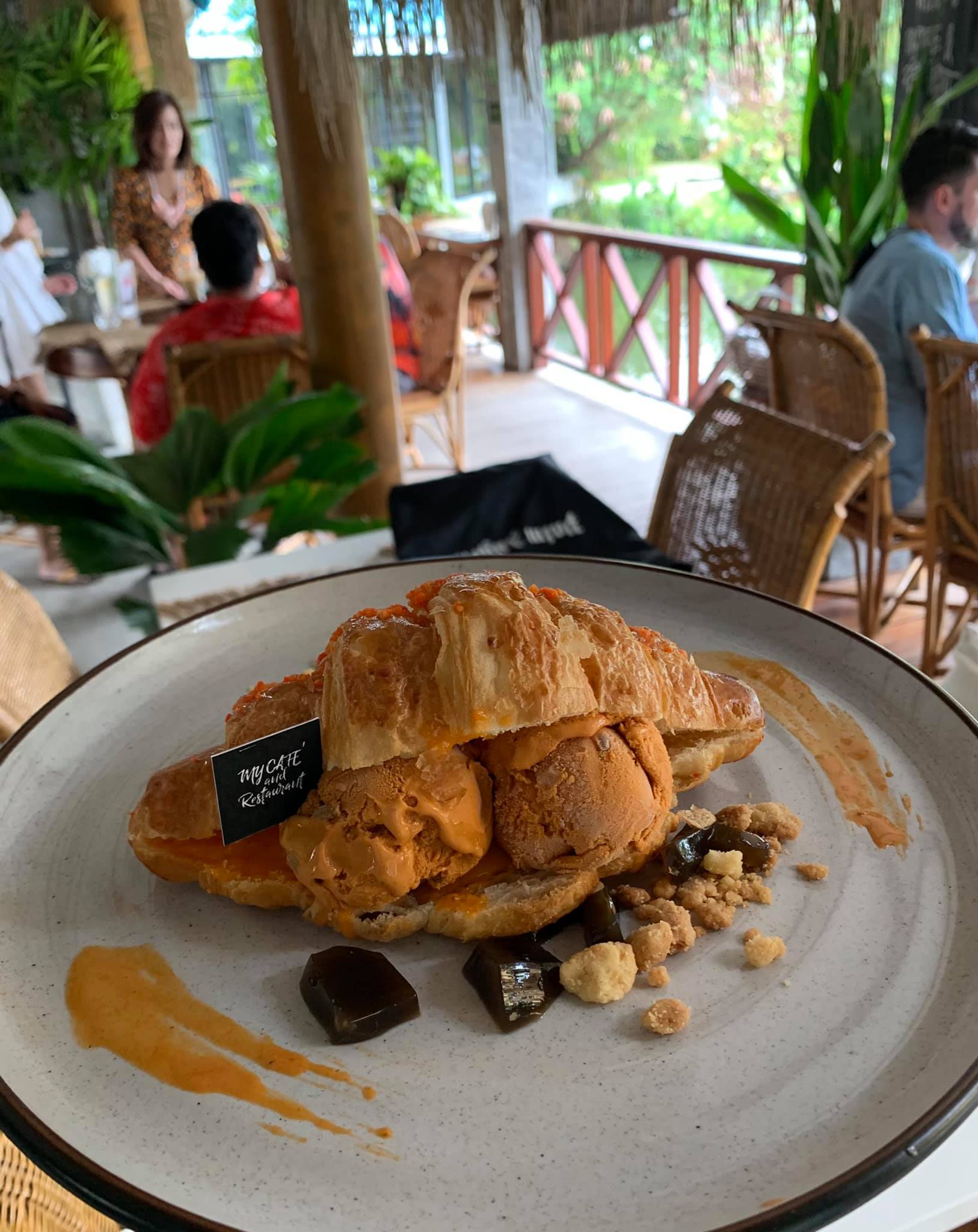 บ้านสวนลุงไข่, พี่เชษฐ์, Sawasdee-CuP Samui, ร้านอาหารข้าวหอม เกาะสมุย, ครัวชาวบ้าน, ท่าเรือสมุยซีฟู้ด, เสบียงเล, Mira Serene, โกเซ้ง เกาะสมุย, ครัวเสวยสมุย, The Roof Samui, มิสสมุย, Jam restaurant