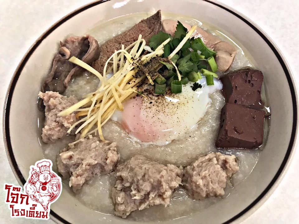 โจ๊กโรงเตี๊ยม, ติ่มซำ หอเจี๊ยะ at ชุมพร, ข้าวเหนียวปิ้งวินเทจ ชุมพร, Coffeebar99 , บ้านยาย ชุมพร, หนึ่งติ่มซำชุมพร, เทียนชัย, ข้าวแกงยายหลิว, ชุมพรแต่เตี้ยม, ซาลาเปาคุณก้อย วังไผ่