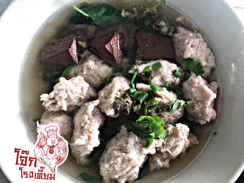 โจ๊กโรงเตี๊ยม, ติ่มซำ หอเจี๊ยะ at ชุมพร, ข้าวเหนียวปิ้งวินเทจ ชุมพร, Coffeebar99 , บ้านยาย ชุมพร, หนึ่งติ่มซำชุมพร, เทียนชัย, ข้าวแกงยายหลิว, ชุมพรแต่เตี้ยม, ซาลาเปาคุณก้อย วังไผ่