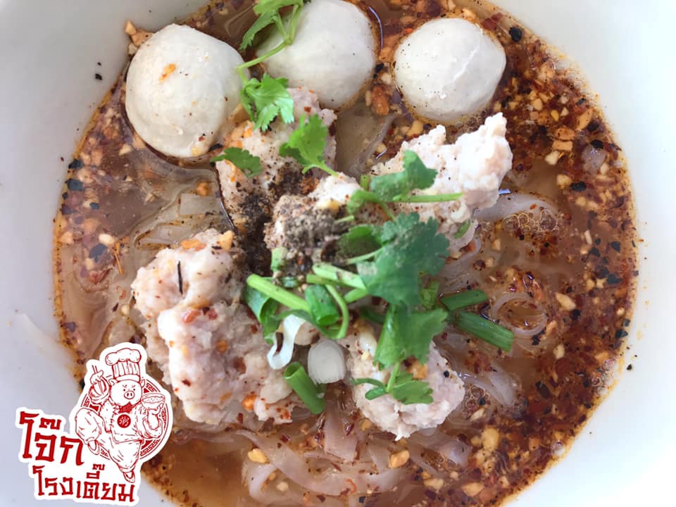 โจ๊กโรงเตี๊ยม, ติ่มซำ หอเจี๊ยะ at ชุมพร, ข้าวเหนียวปิ้งวินเทจ ชุมพร, Coffeebar99 , บ้านยาย ชุมพร, หนึ่งติ่มซำชุมพร, เทียนชัย, ข้าวแกงยายหลิว, ชุมพรแต่เตี้ยม, ซาลาเปาคุณก้อย วังไผ่