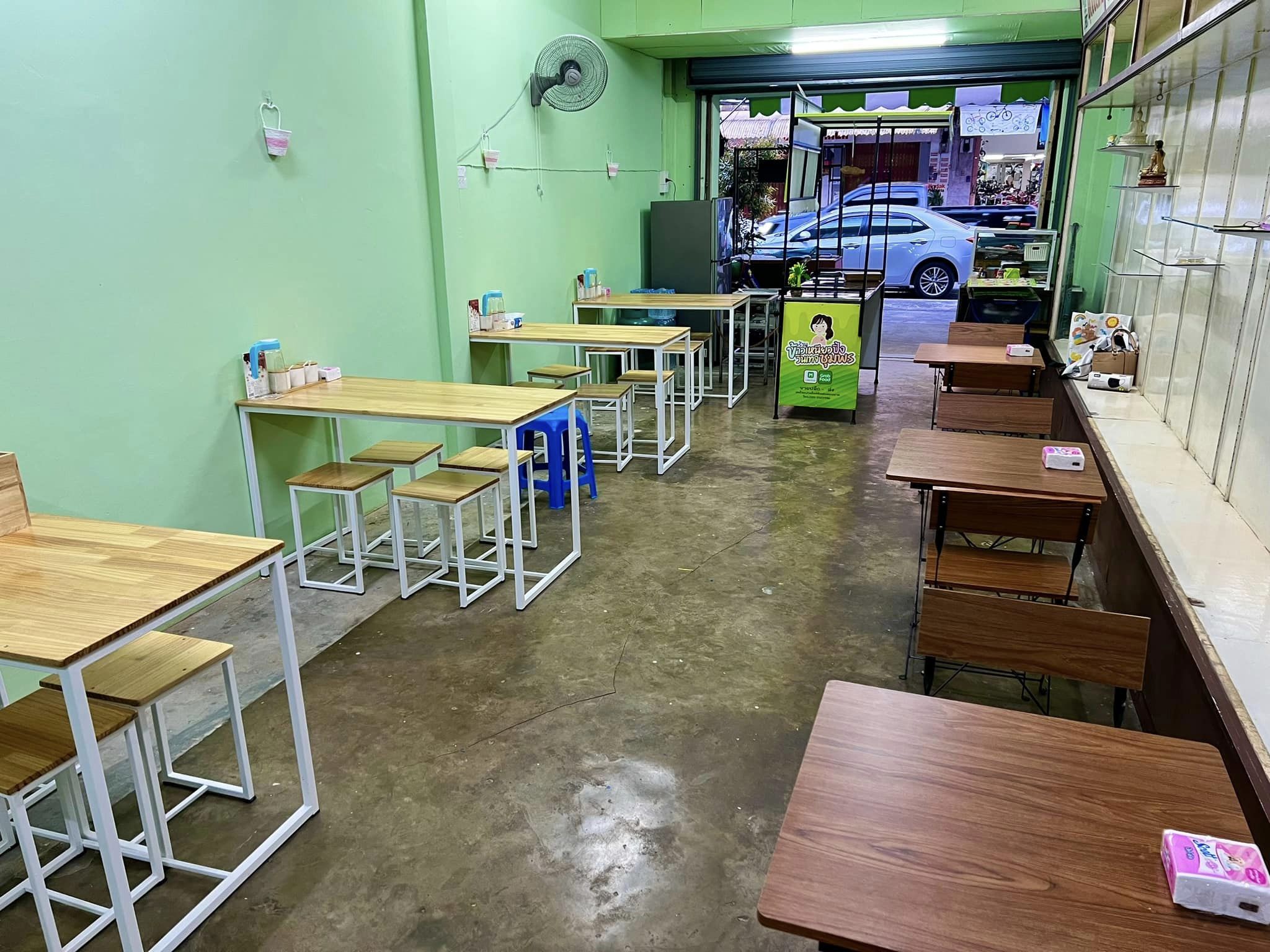 โจ๊กโรงเตี๊ยม, ติ่มซำ หอเจี๊ยะ at ชุมพร, ข้าวเหนียวปิ้งวินเทจ ชุมพร, Coffeebar99 , บ้านยาย ชุมพร, หนึ่งติ่มซำชุมพร, เทียนชัย, ข้าวแกงยายหลิว, ชุมพรแต่เตี้ยม, ซาลาเปาคุณก้อย วังไผ่