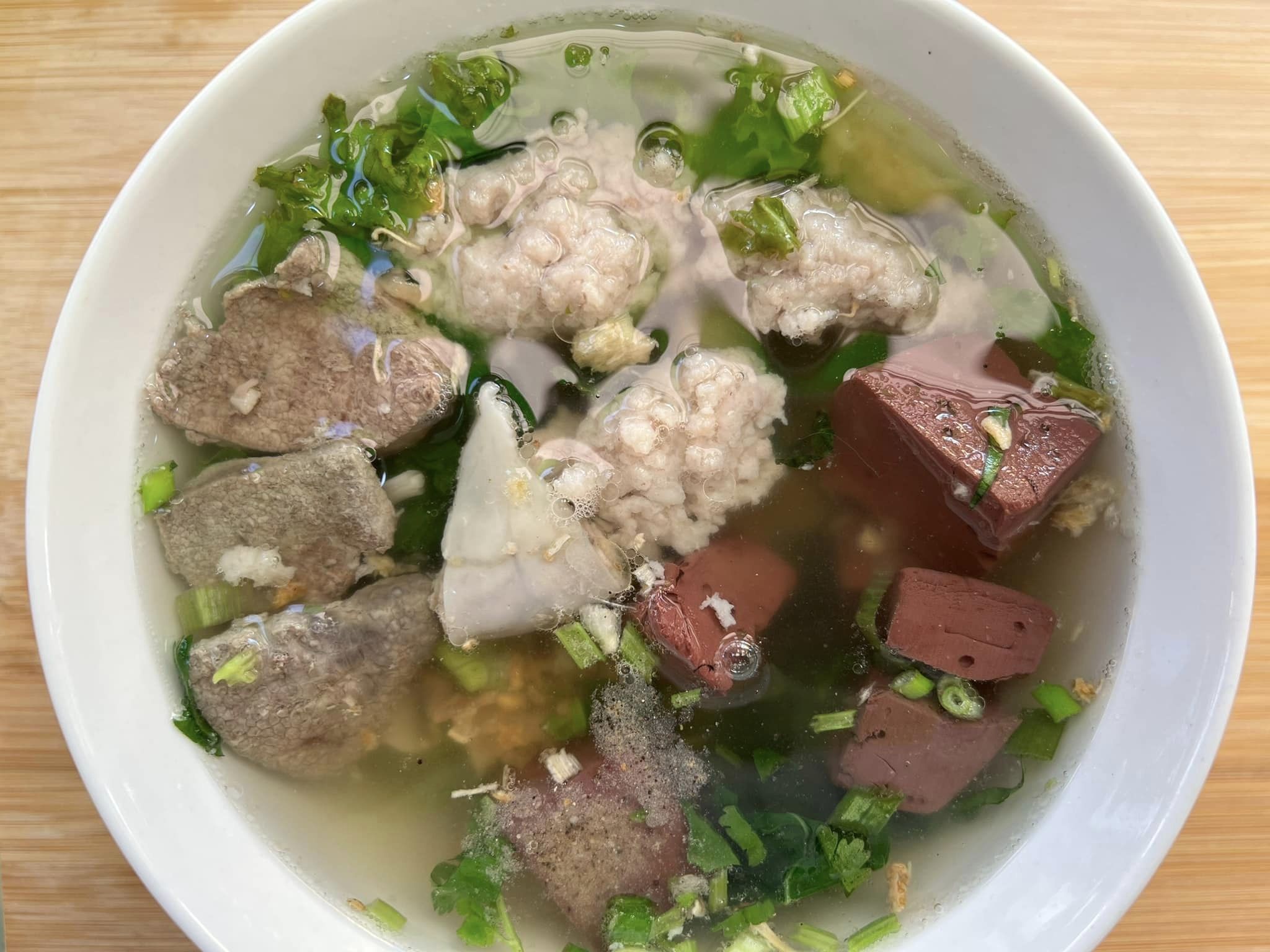 โจ๊กโรงเตี๊ยม, ติ่มซำ หอเจี๊ยะ at ชุมพร, ข้าวเหนียวปิ้งวินเทจ ชุมพร, Coffeebar99 , บ้านยาย ชุมพร, หนึ่งติ่มซำชุมพร, เทียนชัย, ข้าวแกงยายหลิว, ชุมพรแต่เตี้ยม, ซาลาเปาคุณก้อย วังไผ่