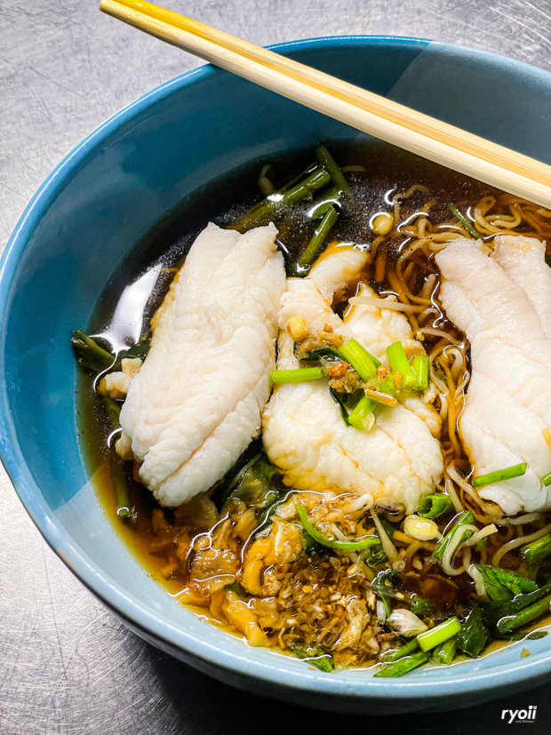 ครัวเจ๊นงค์ซีฟู๊ด, แม่ลูกจันทน์, สาขาบางตะบูน, โคตรหมู, ครัวริมเล ปูเป็น, Luckyseafood 2, ครัวไข่มุกปูเป็น, เจ๊เหมียวทะเลสด, เปลญวน เพชรบุรี, ครัวเพชรน้ำฟ้า, วิวทะเลซีฟู้ดชะอำ, ป้าหยัน, พวงเพชร, ครัวห้วยทราย, กิ่งกาญจน์, รีแล็กซ์ เพชรบุรี, เรือแลเล บางตะบูน, สวนอาหาร "ล้านอร่อย", บางตะบูนเบย์, ครัวปรียานนท์ หาดเจ้าสำราญ, สังเวียนซีฟู้ด Sungwean seafood