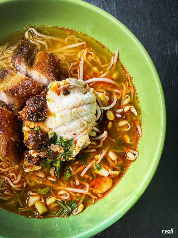 ครัวเจ๊นงค์ซีฟู๊ด, แม่ลูกจันทน์, สาขาบางตะบูน, โคตรหมู, ครัวริมเล ปูเป็น, Luckyseafood 2, ครัวไข่มุกปูเป็น, เจ๊เหมียวทะเลสด, เปลญวน เพชรบุรี, ครัวเพชรน้ำฟ้า, วิวทะเลซีฟู้ดชะอำ, ป้าหยัน, พวงเพชร, ครัวห้วยทราย, กิ่งกาญจน์, รีแล็กซ์ เพชรบุรี, เรือแลเล บางตะบูน, สวนอาหาร "ล้านอร่อย", บางตะบูนเบย์, ครัวปรียานนท์ หาดเจ้าสำราญ, สังเวียนซีฟู้ด Sungwean seafood