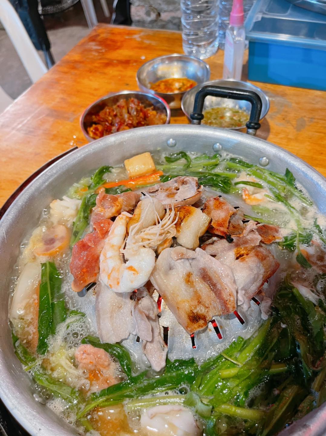 สำรับกับข้าว, ก๋างโต้ง, ครัวจันทร์หอม, จุ่มยักษ์, บ้านแม่คุณ, Miyako Japanese, สุดาพร หมูกะทะ, ตะบันตำ ตำถาดบันลือโลก