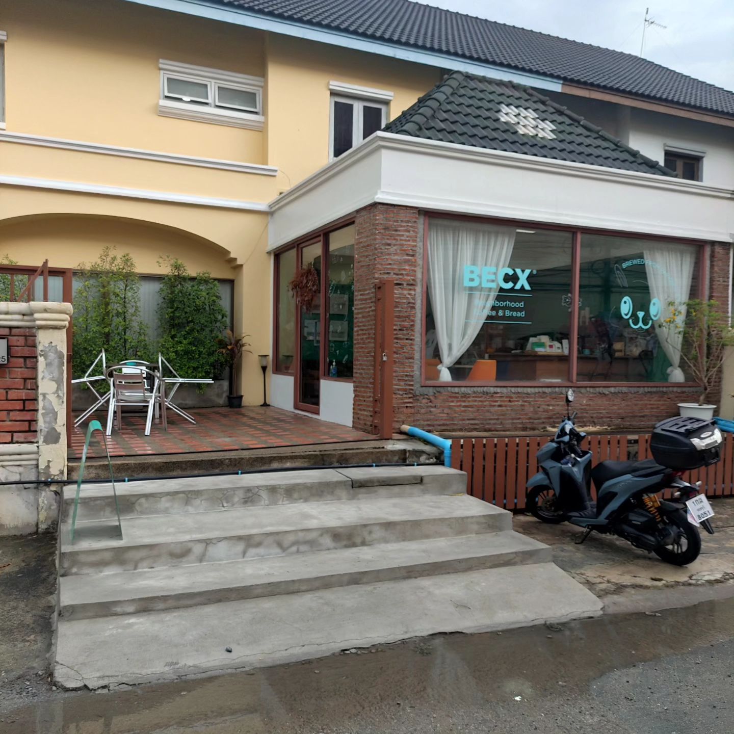 Hansacafe.food.garden, Green House Bistro, BECX, Plantnery Green Café, Langbaan cafe&amp;chill, ฉลู คาเฟ่, Mom’s Veggie Cafe, Another Home Cafe, Me Long Cafe, ร.เรือตัวอ้วน, Slot Co-Working Space, Mitte Coffee, Mita Coffee and Art, Bluebell Café, 10cc Coffee