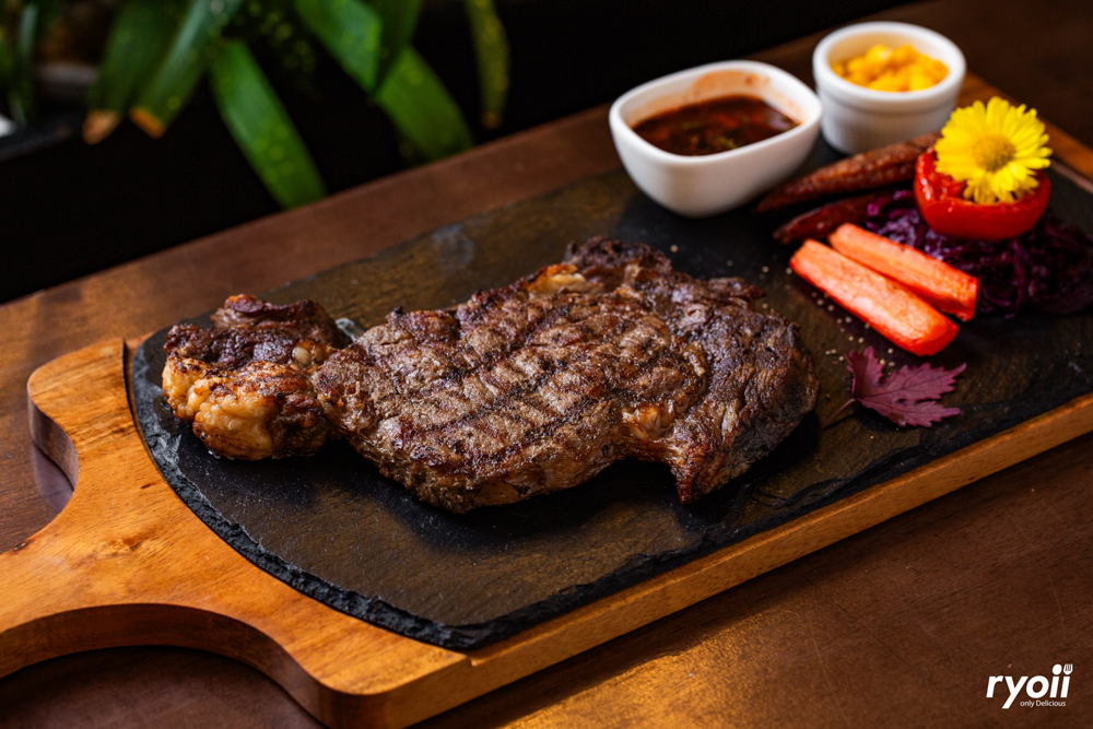 สเต๊ก 2 แคว เขาใหญ่, Vano's Steak, Bigger' Burger &amp; Steak, VinCotto, Studer Restaurant, Sireena Italian Restaurant, เชฟ สมพงษ์ ปากช่อง, ROMA Khaoyai, บ้านแม่สเต็กตัวพ่อ, Steak in Khaoyai, Prime 19