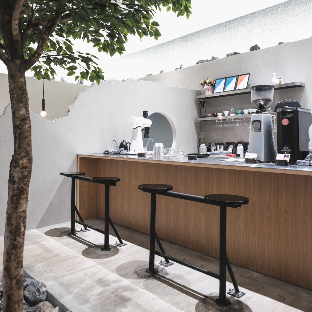 Cypher Gelato, สุกี้จินดา, สาขาลาดพร้าววังหิน, เถ่าชิ่ว น้ำเต้าหู้มือหนึ่ง, เตาถ่าน หมูกระทะ, Unfinished Coffee Roaster, เซี้ยม ก๋วยเตี๋ยวสุโขทัย วังหิน, เครปป้าเฉื่อย, สาขา Plaza Lagoon, เฝอ'54, สาขาลาดพร้าววังหิน 60, ซ้งเป็ดพะโล้, ผัดไทยวังหิน Showปัง, ราดหน้าฟาไฉ, โกวนัน, โกวใหญ่ ก๋วยเตี๋ยวหมูต้มยำ, รัตนา ราชาบะหมี่เกี๊ยวข้าวหมูแดง, ทวีชัยเป็ดพะโล้, กล้วยทอดล้านช้าง, Wood Café, หมูมาไก่ไป, เลิศทิพย์วังหิน, ก๋วยเตี๋ยวต้มยำไข่ลาวา, Buta Shabu, โก โรตีชาชัก ลาดพร้าววังหิน