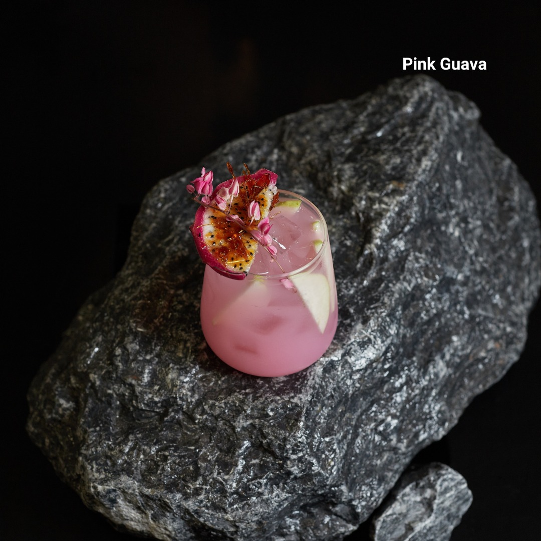 Cypher Gelato, สุกี้จินดา, สาขาลาดพร้าววังหิน, เถ่าชิ่ว น้ำเต้าหู้มือหนึ่ง, เตาถ่าน หมูกระทะ, Unfinished Coffee Roaster, เซี้ยม ก๋วยเตี๋ยวสุโขทัย วังหิน, เครปป้าเฉื่อย, สาขา Plaza Lagoon, เฝอ'54, สาขาลาดพร้าววังหิน 60, ซ้งเป็ดพะโล้, ผัดไทยวังหิน Showปัง, ราดหน้าฟาไฉ, โกวนัน, โกวใหญ่ ก๋วยเตี๋ยวหมูต้มยำ, รัตนา ราชาบะหมี่เกี๊ยวข้าวหมูแดง, ทวีชัยเป็ดพะโล้, กล้วยทอดล้านช้าง, Wood Café, หมูมาไก่ไป, เลิศทิพย์วังหิน, ก๋วยเตี๋ยวต้มยำไข่ลาวา, Buta Shabu, โก โรตีชาชัก ลาดพร้าววังหิน