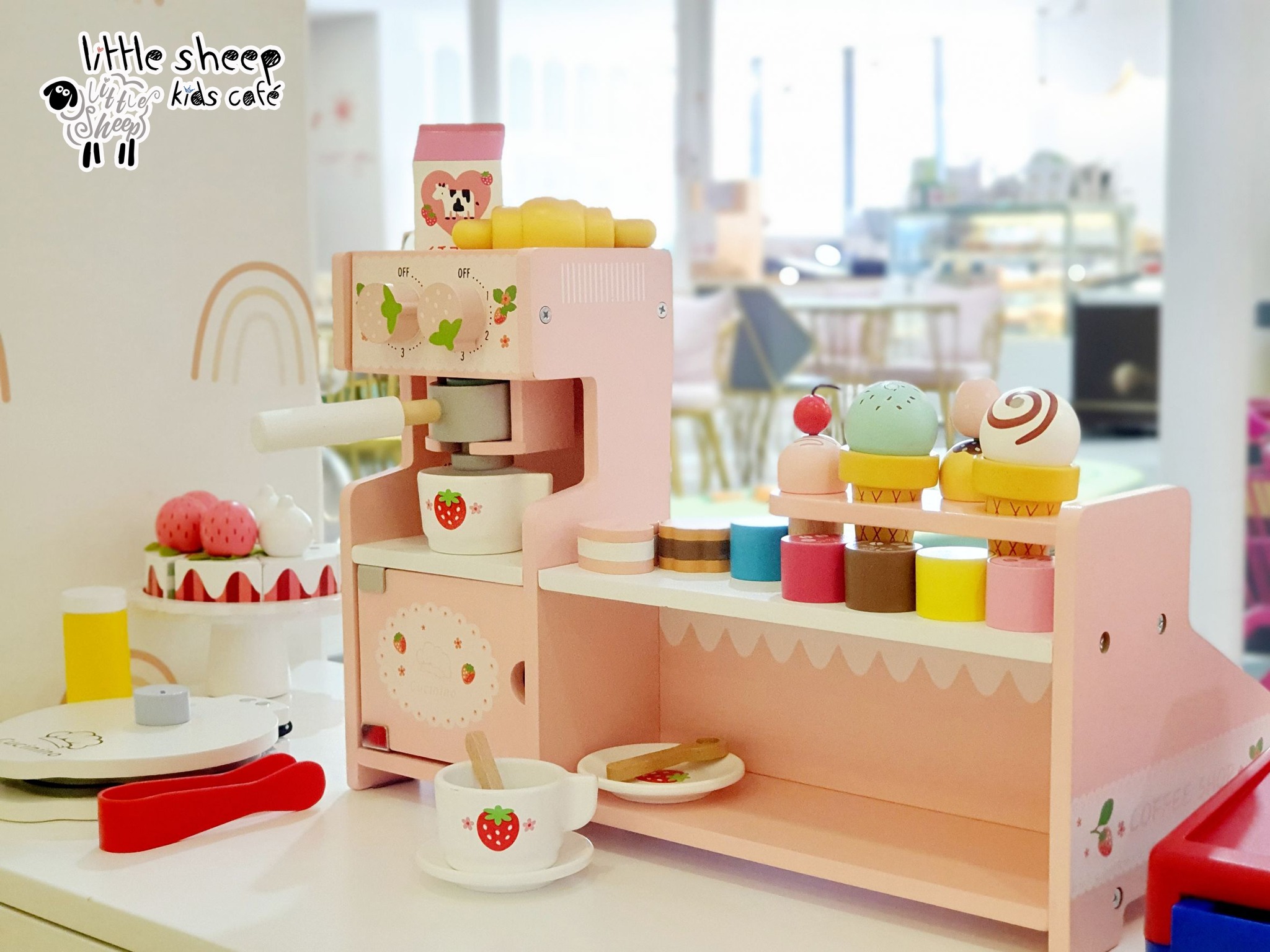 Kiddies’ House, ม้าก้านกล้วย คิดส์คาเฟ่, Little sheep kids cafe, Kickinkids, Moana Cafe, Organika Cafe and Play, Little Barn Kids Cafe, Pumpkin Art Town, DUBUA CAFE, FARM LUCK, Dressage Horse Café, Buttercup, Mari go round