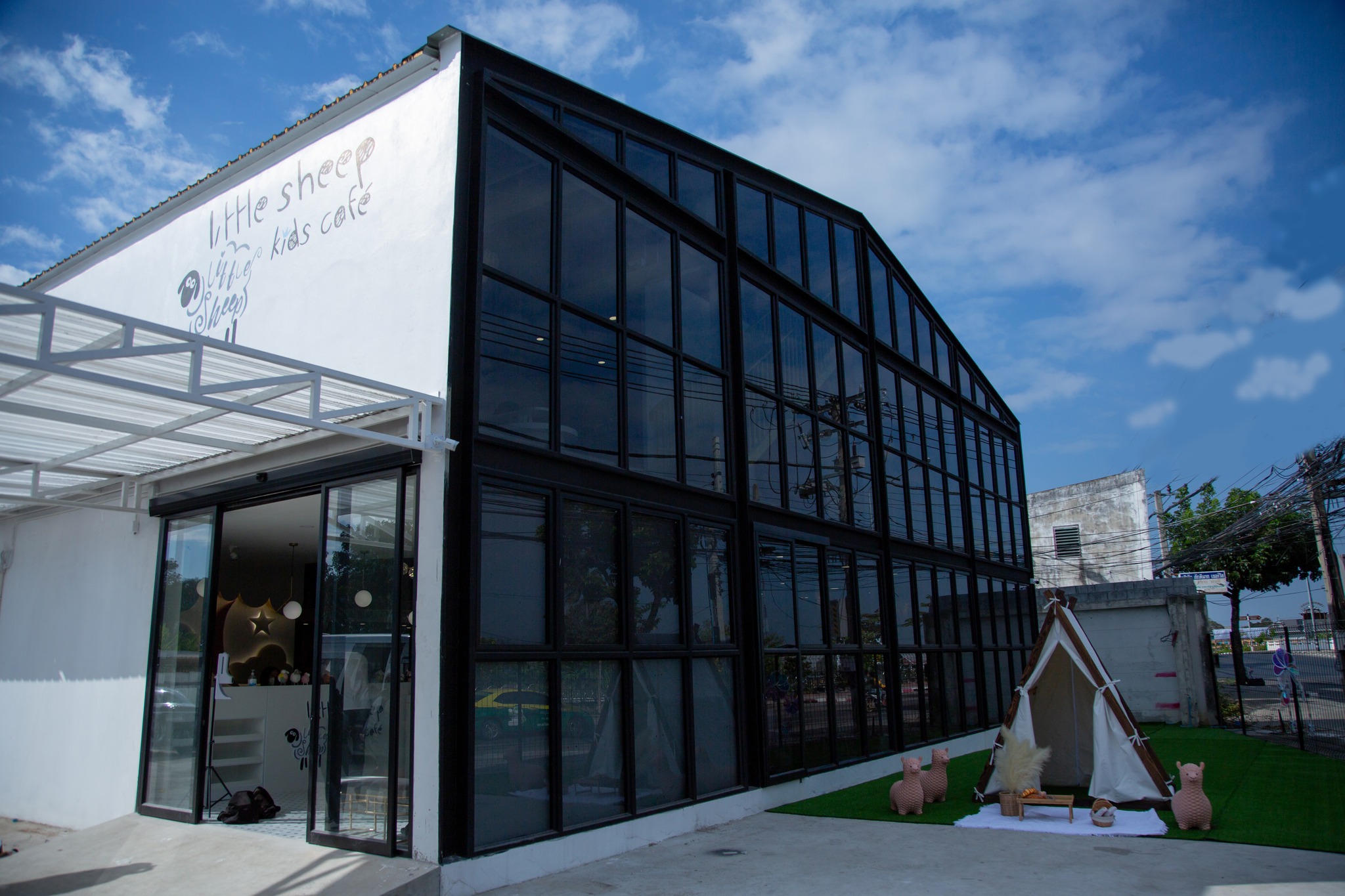 Kiddies’ House, ม้าก้านกล้วย คิดส์คาเฟ่, Little sheep kids cafe, Kickinkids, Moana Cafe, Organika Cafe and Play, Little Barn Kids Cafe, Pumpkin Art Town, DUBUA CAFE, FARM LUCK, Dressage Horse Café, Buttercup, Mari go round