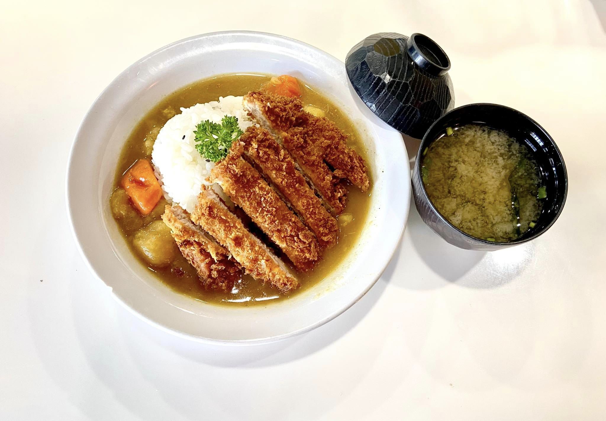 ฮอม Hom 2493, บ้านม่อนนกยูง, Kim's Cafe', ครัวจิ้นสด อาหารพื้นเมือง, ปั๋นใจ๋, สวนไซทอง ไส้กรอกเผาเตาดิน, ป้าแป้งเย็นตาโฟ ประตูชัย, ฮักเส้น ก๋วยเตี๋ยวต้มยำเมืองแพร่, ขนมเส้นน้ำย้อย กาดน้ำทอง -โจหยก, วีวี่ (weewee food and catering), ข้าวซอยเจ้เล็กประตูชัย แพร่, ร้านลาบป้ามา, ร่มไม้ใหญ่ เรสเตอรองท์, ร้านจิ้นนึ่งแม่หล่าย