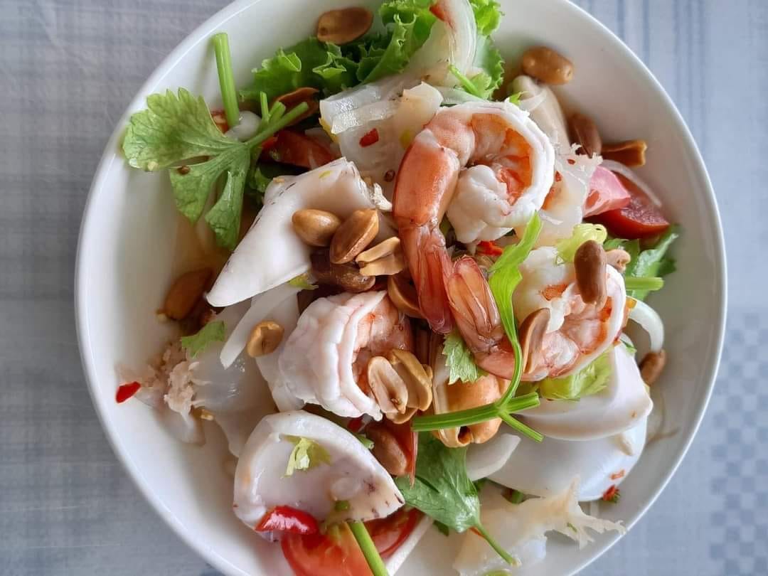 Pop View, ครัวบ้านกลางทะเล, Ripple Sea, ร้านลับหมึกช๊อต อ่าวอุดมซอย17, ร้านป๋าดำซีฟู้ด, ป้าแอ๊ดซีฟู๊ด, ติดดินซีฟู้ด, มุมอร่อย ศรีราชา, TOH CREW, เรือนน้ำซีฟู๊ด ศรีราชา, ครัวทะเล จันผา, ร้านอาหาร เฒ่าทะเล ซีฟู๊ด อ่าวอุดม, ร้านป้อมกินแล้วรวย