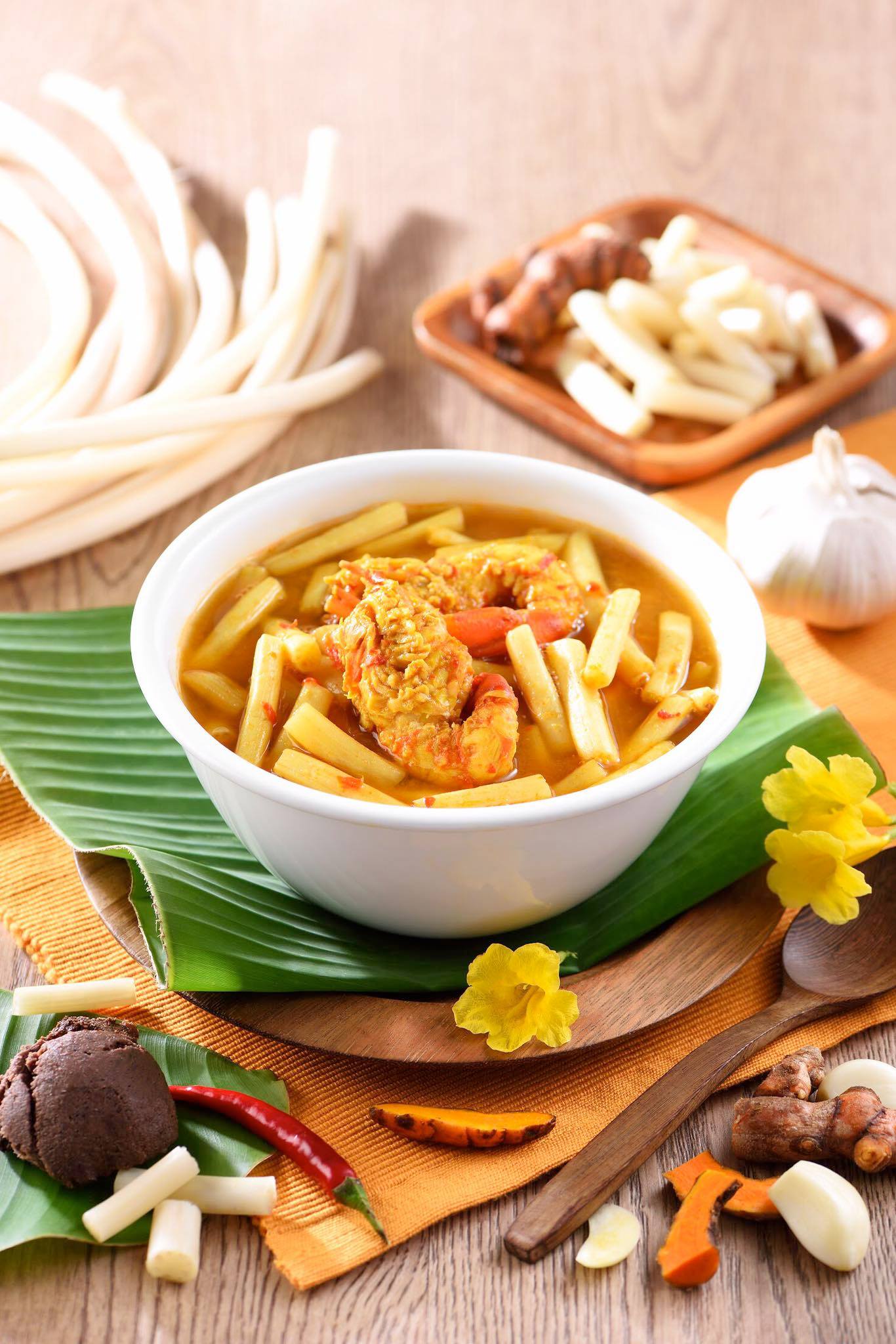 Anya Authentic Thai Cuisine, Kinu, สาขาเสาชิงช้า, ภูธรบาร์, ครัวอัปษร, สาขาถนนดินสอ, ขนมกุ๋ยช่ายเจ๊ต้อย, ตาชัยก๋วยเตี๋ยวสุโขทัย, โกปี๊เฮี้ยะไถ่กี่ ณ เสาชิงช้า, ไทยทำ เกาเหลาสมองหมู, จิต เตาถ่าน, ศิริพรโภชนา, มนต์ นมสด, เจ๊นี เผือกหิมะ, ลูกชิ้นหมูแพร่งนรา, นายอ้วนเย็นตาโฟเสาชิงช้า, สุขนิยม ขนมครกสิงคโปร์, ทิพย์สมัย ผัดไทยประตูผี, เช็งซิมอี๊ , สาขาเสาชิงช้า, Bite and Bond, ร้านติ่นฟง Tinn Feng, บรรพชน Bun Bar Chon, นมโจ เสาชิงช้า, ข้าวหมูแดงนายชุน