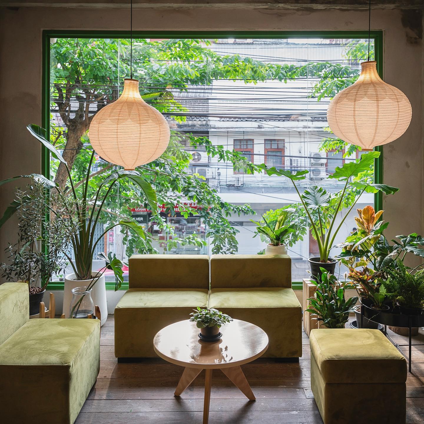 ประจักษ์, REN Cafe and Goods, Tostato Charoen Krung, ตั้งใจย่าง, Sarnies Bangkok, HĒIJīi Bangkok, เล่าสี่ เกาเหลาเลือดหมู, Henryfry, ทับทิมกรอบ หน้าวัดสุทธิ, ลูกชิ้นปลาเจ้าหลง, Baan Phadthai, เชอร์รี่ เย็นตาโฟ, ร้านเหรียญทอง เจริญกรุง 23, ก๋วยเตี๋ยวหลอดเจ๊ใหญ่, ฮ้งลูกชิ้นปลาเยาวราช