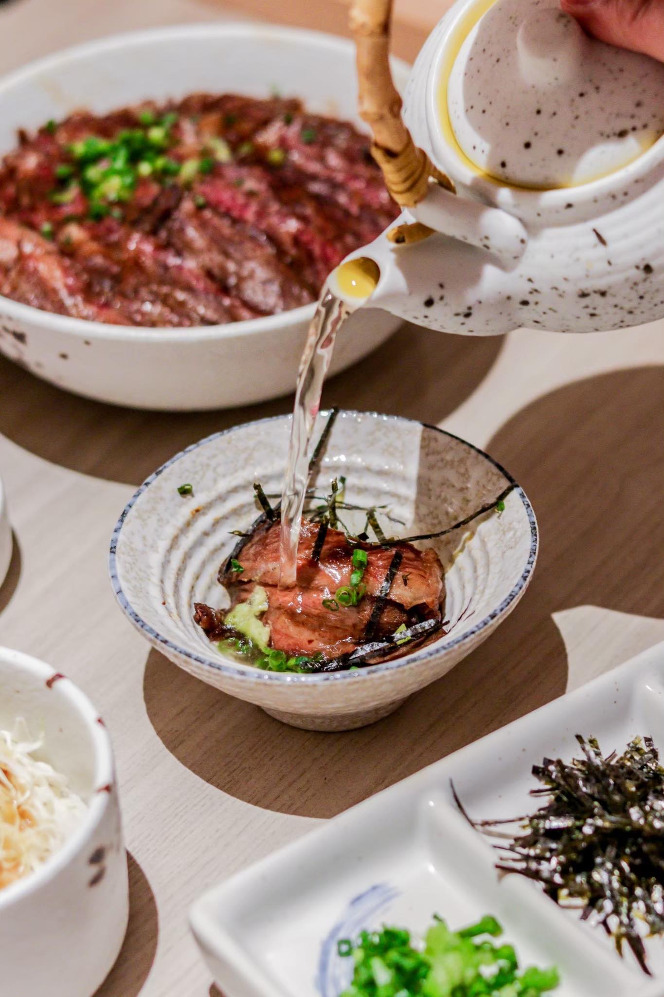 เจ๊โอว, กุยช่ายอาแปะเจ้าเก่า, มณีจ๋า ซีฟู้ด, ตุ้งแฉ่เตาถ่าน, เสน่ห์ ลาบก้อย, ต้าเสี่ยวหม่าล่า, อั่งเป่าหม่าล่าชาบู, ซ้งเป็ดพะโล้, สาขาสามย่าน, Engchuan Chufang, สมบูรณ์โภชนา, สาขาบรรทัดทอง, เอ๋ ซีฟู้ด, ทับทิม, พาข้าว-บรรทัดทอง, ก๋วยเตี๋ยวเอี่ยมน้อย, โจ๊กสามย่าน, สาขาบรรทัดทอง, เจ๊เกียง, เช็งซิมอี๊, สาขาสเตเดียมวัน, ลูกชิ้นปลาบรรทัดทอง, แหลกไม่แหลก, Kemuri, หมูสะเต๊ะ ซีอิ๊วดำ มิ้งโภชนา, ยำเจ้ศรี, น้ำเต้าหู้เจ๊วรรณ, ตั้งซุ่ยเฮงโภชนา, ปังเด็ด, สาขาบรรทัดทอง, ท่าน้ำนัว Thanamnua, บัวลอยปริญญา ลาวาไส้ทะลัก, รสดีเด็ด บ้านคุณนพ, Roddeeded BAAN KHUN NOP, ทวีโชคหมูกะทะ สาขา9 บรรทัดทอง