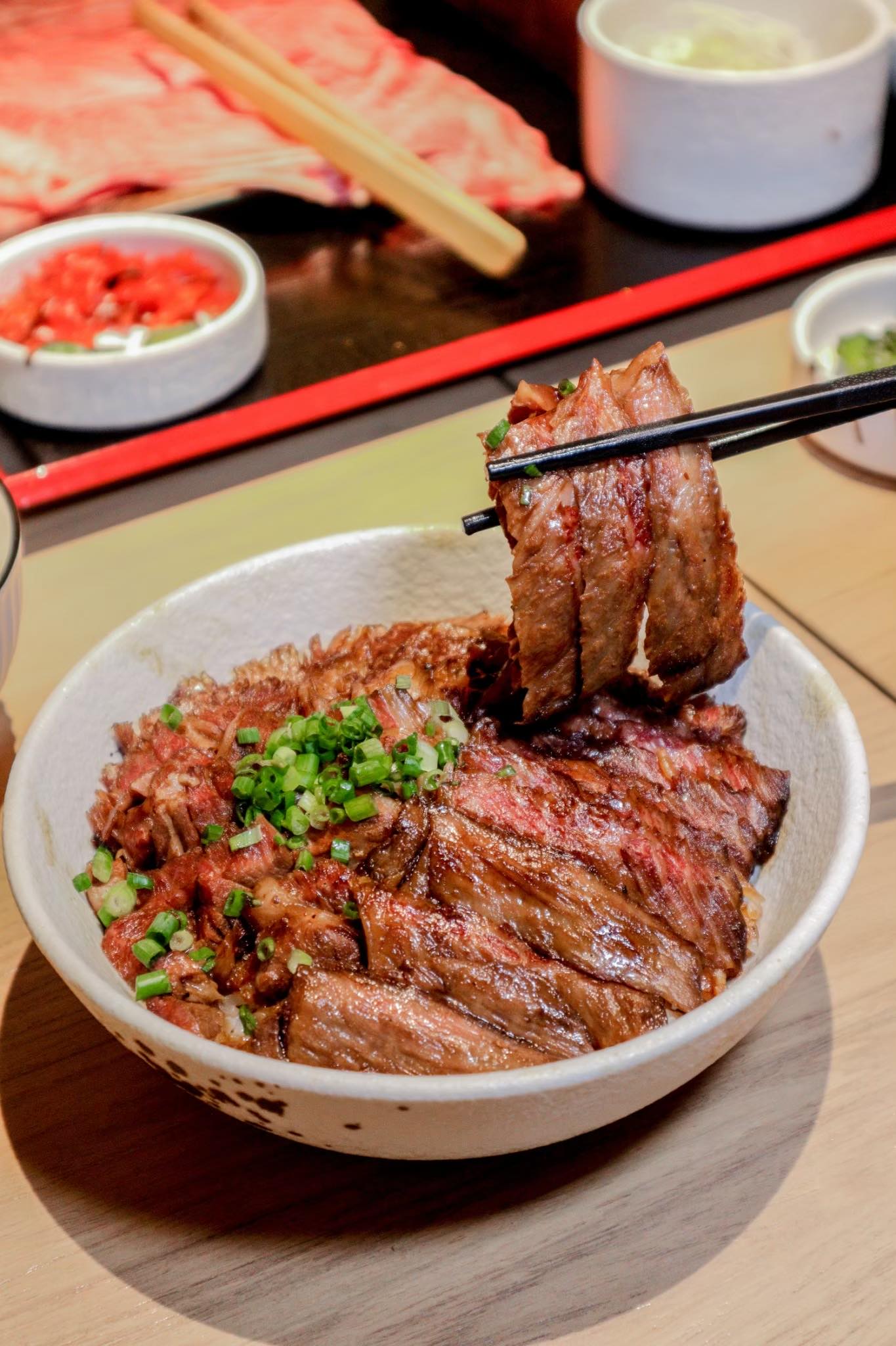 เจ๊โอว, กุยช่ายอาแปะเจ้าเก่า, มณีจ๋า ซีฟู้ด, ตุ้งแฉ่เตาถ่าน, เสน่ห์ ลาบก้อย, ต้าเสี่ยวหม่าล่า, อั่งเป่าหม่าล่าชาบู, ซ้งเป็ดพะโล้, สาขาสามย่าน, Engchuan Chufang, สมบูรณ์โภชนา, สาขาบรรทัดทอง, เอ๋ ซีฟู้ด, ทับทิม, พาข้าว-บรรทัดทอง, ก๋วยเตี๋ยวเอี่ยมน้อย, โจ๊กสามย่าน, สาขาบรรทัดทอง, เจ๊เกียง, เช็งซิมอี๊, สาขาสเตเดียมวัน, ลูกชิ้นปลาบรรทัดทอง, แหลกไม่แหลก, Kemuri, หมูสะเต๊ะ ซีอิ๊วดำ มิ้งโภชนา, ยำเจ้ศรี, น้ำเต้าหู้เจ๊วรรณ, ตั้งซุ่ยเฮงโภชนา, ปังเด็ด, สาขาบรรทัดทอง, ท่าน้ำนัว Thanamnua, บัวลอยปริญญา ลาวาไส้ทะลัก, รสดีเด็ด บ้านคุณนพ, Roddeeded BAAN KHUN NOP, ทวีโชคหมูกะทะ สาขา9 บรรทัดทอง