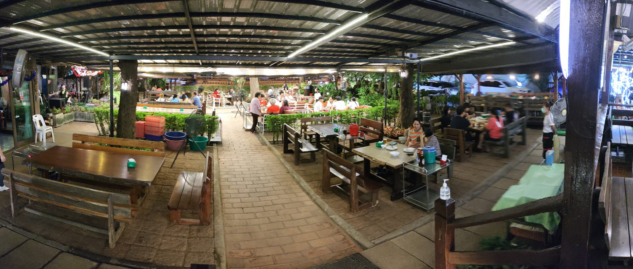 อุ่นใจริเวอร์ไซด์, สมพงศ์ ซีฟู๊ด, แป๊ะเก๊า โภชนา, ครัวบ้านเปิ้ล, ครัวปีกไม้, PLAY FARM Restaurant, เปียอู๋ โภชนา, ส้มตำดนตรี, สาขาเทพารักษ์, นายหมาทะเลมีชีวิต ตำหรุ, ครัวบุญเลิศ บางปู