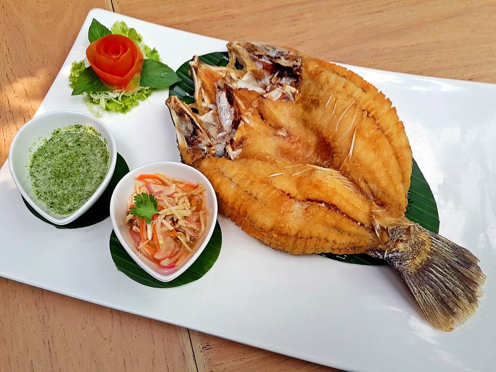 อุ่นใจริเวอร์ไซด์, สมพงศ์ ซีฟู๊ด, แป๊ะเก๊า โภชนา, ครัวบ้านเปิ้ล, ครัวปีกไม้, PLAY FARM Restaurant, เปียอู๋ โภชนา, ส้มตำดนตรี, สาขาเทพารักษ์, นายหมาทะเลมีชีวิต ตำหรุ, ครัวบุญเลิศ บางปู