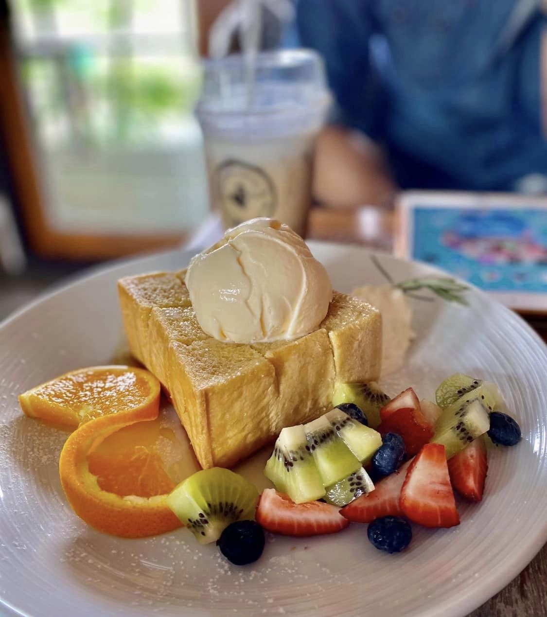 อุ่นใจริเวอร์ไซด์, สมพงศ์ ซีฟู๊ด, แป๊ะเก๊า โภชนา, ครัวบ้านเปิ้ล, ครัวปีกไม้, PLAY FARM Restaurant, เปียอู๋ โภชนา, ส้มตำดนตรี, สาขาเทพารักษ์, นายหมาทะเลมีชีวิต ตำหรุ, ครัวบุญเลิศ บางปู