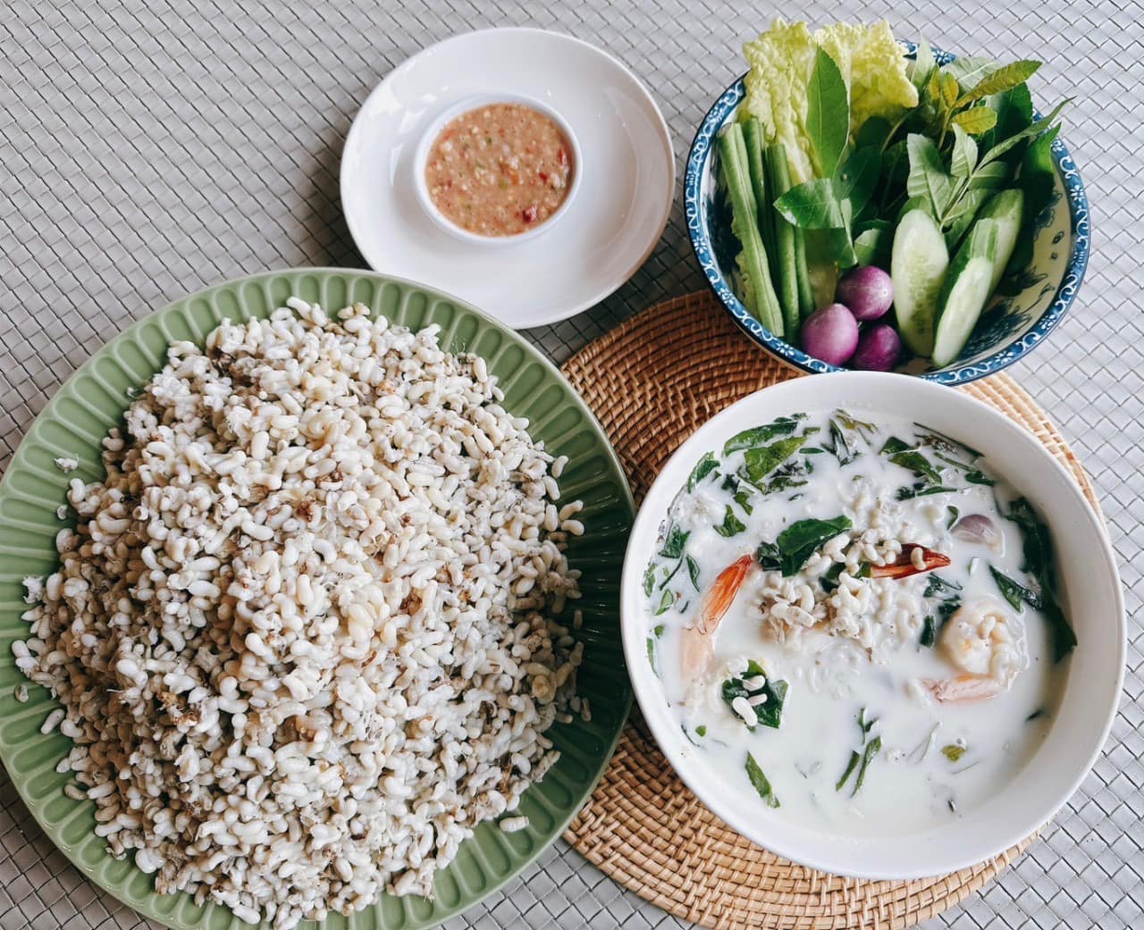 ครัวจำแลง แปลงกาย, ยุ้งข้าวหอม, ขมิ้น Camin Cuisine &amp; Cafe, สาขาอารีย์, ละมุนลิ้น โฮม คิทเช่น, ภูเก็จ, Bistro Palette, Aim.Bangkok, บ้านสะใภ้ใต้, ครัวข้าวหอม แกงปักษ์ใต้, บ้านไอซ์, Paknang.bkk, คุ้น•เคย Eatery, Cafe &amp; Bar, ครัวรสนคร, ครัวคุณอิ้น, สาขาเลียบทางด่วนรามอินทรา, ครัวปากพนัง (อาหารปักษ์ใต้), ปรายระย้า, เรือนแม่หลุย, มัลลิกา ชุมพร อาหารปักษ์ใต้