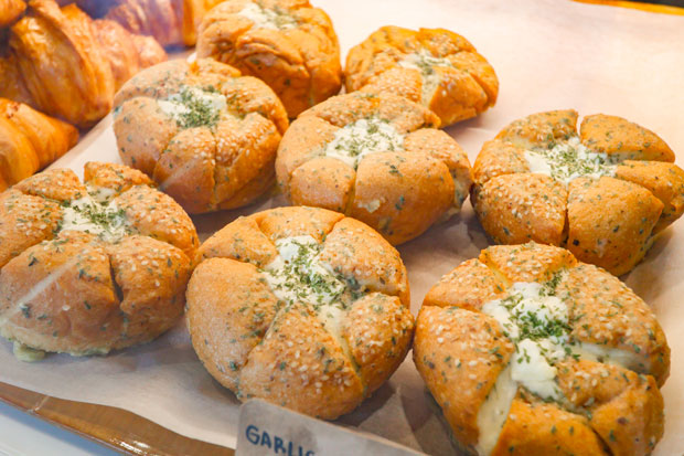 Smitten Cafe and Decor, Thong Ampai Café, THREE Cafe, Continue.cafe, Sunday in 345 cafe, Aprilhouse, The Aileen Cafe', Oliva Cafe, The Kottage Cafe, Plant Cafe, ปิ่นโตนามีตาล, Baan Kanom De'Pathum, Pumpkin Art Town, Mushroom Hut Cafe, KAD Cafe - กาด คาเฟ่, ADAM cafe